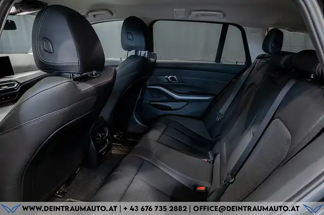 BMW 3 Series view 15