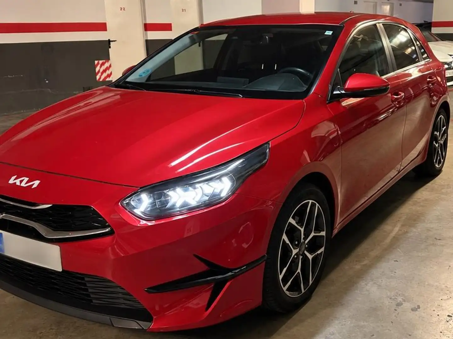 Kia Ceed / cee'd Ceed 1.0 T-GDI Eco-Dynamics Tech 120 Tech Rojo - 2
