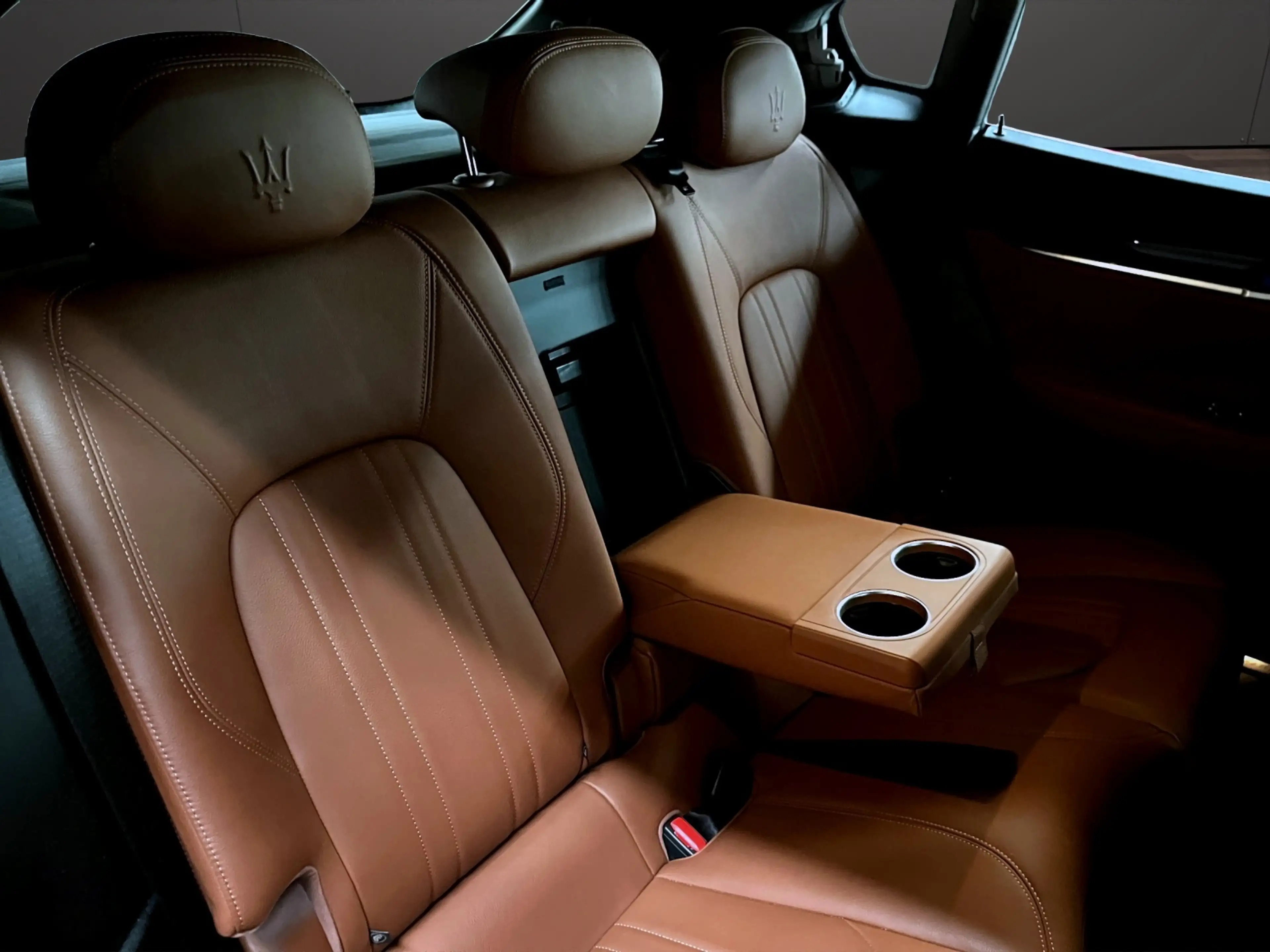 Maserati Levante Diesel MY20 — photo 10