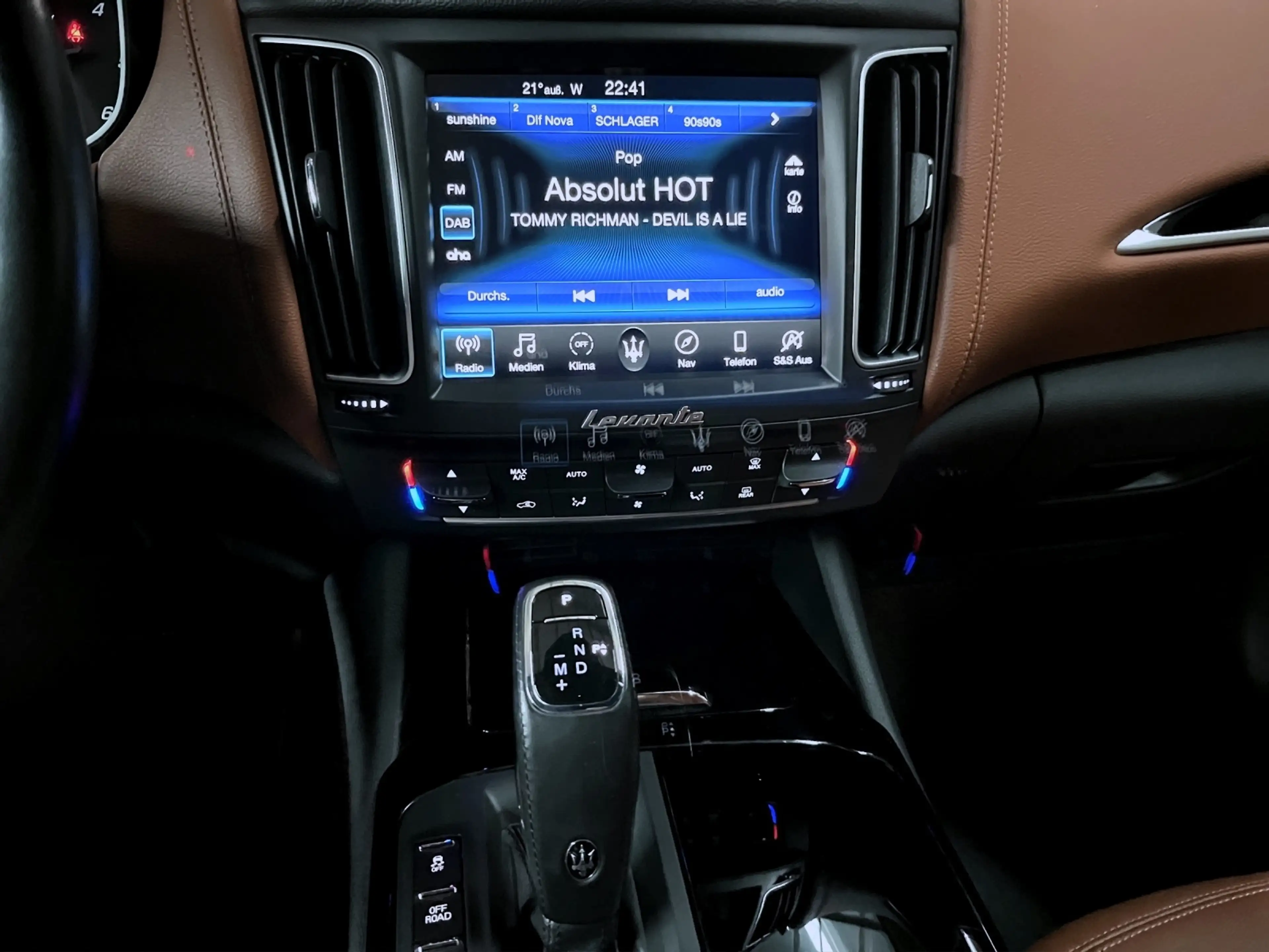 Maserati Levante Diesel MY20 — photo 13