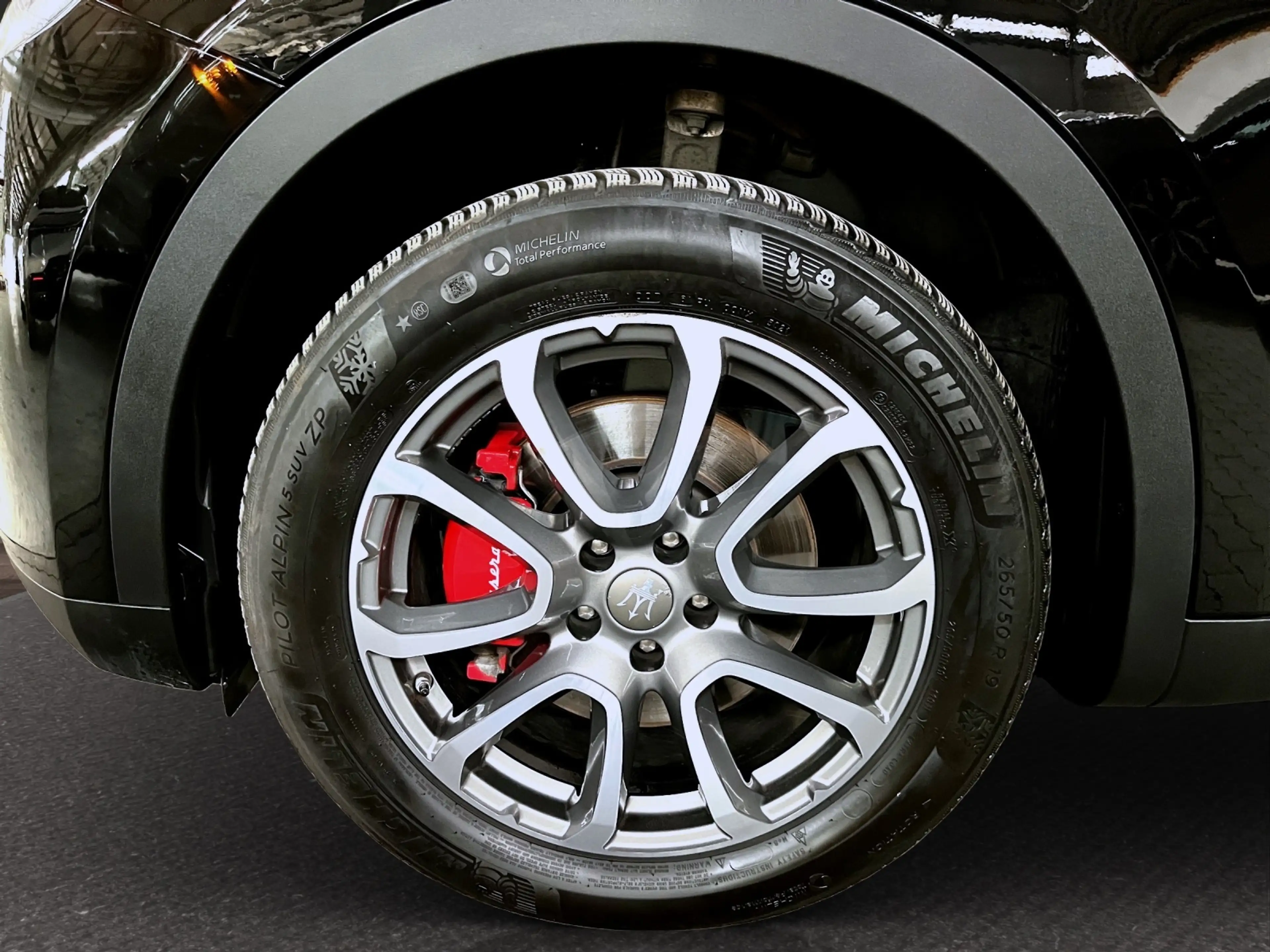 Maserati Levante Diesel MY20 — photo 11