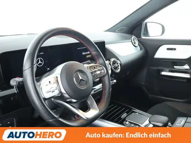 Mercedes-Benz GLA view 11