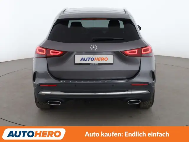 Mercedes-Benz GLA view 5