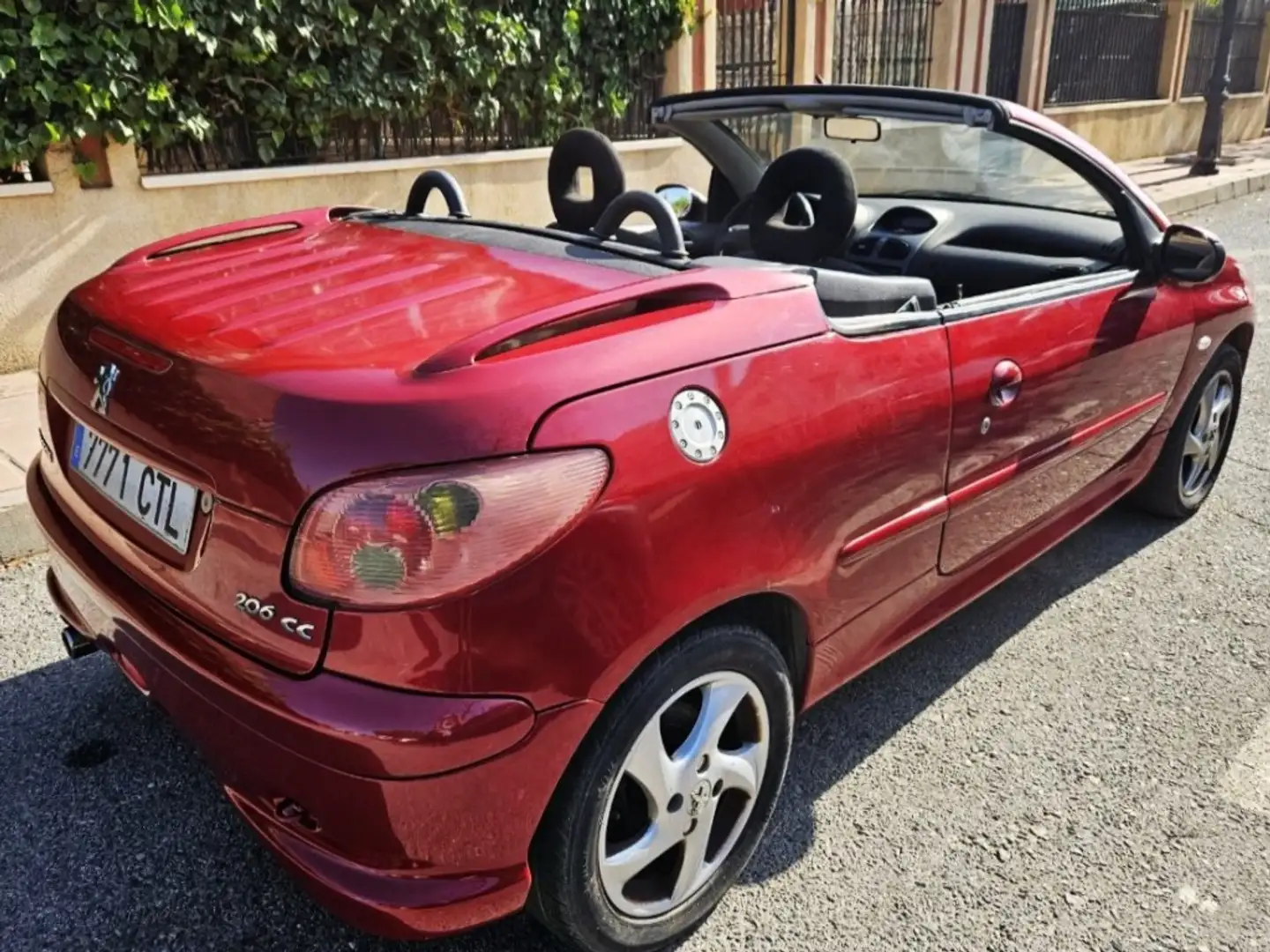 Peugeot 206 Descapotable Manual de 2 Puertas Burdeos - 2