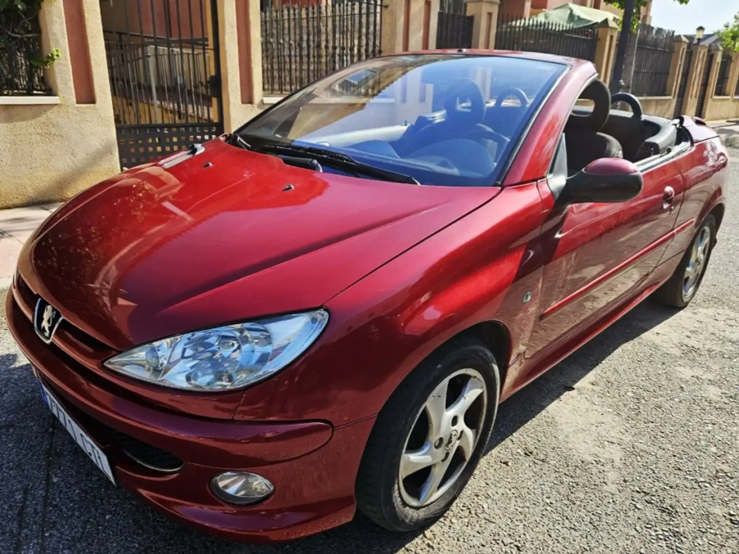 Peugeot 206 Descapotable Manual de 2 Puertas Burdeos - 1