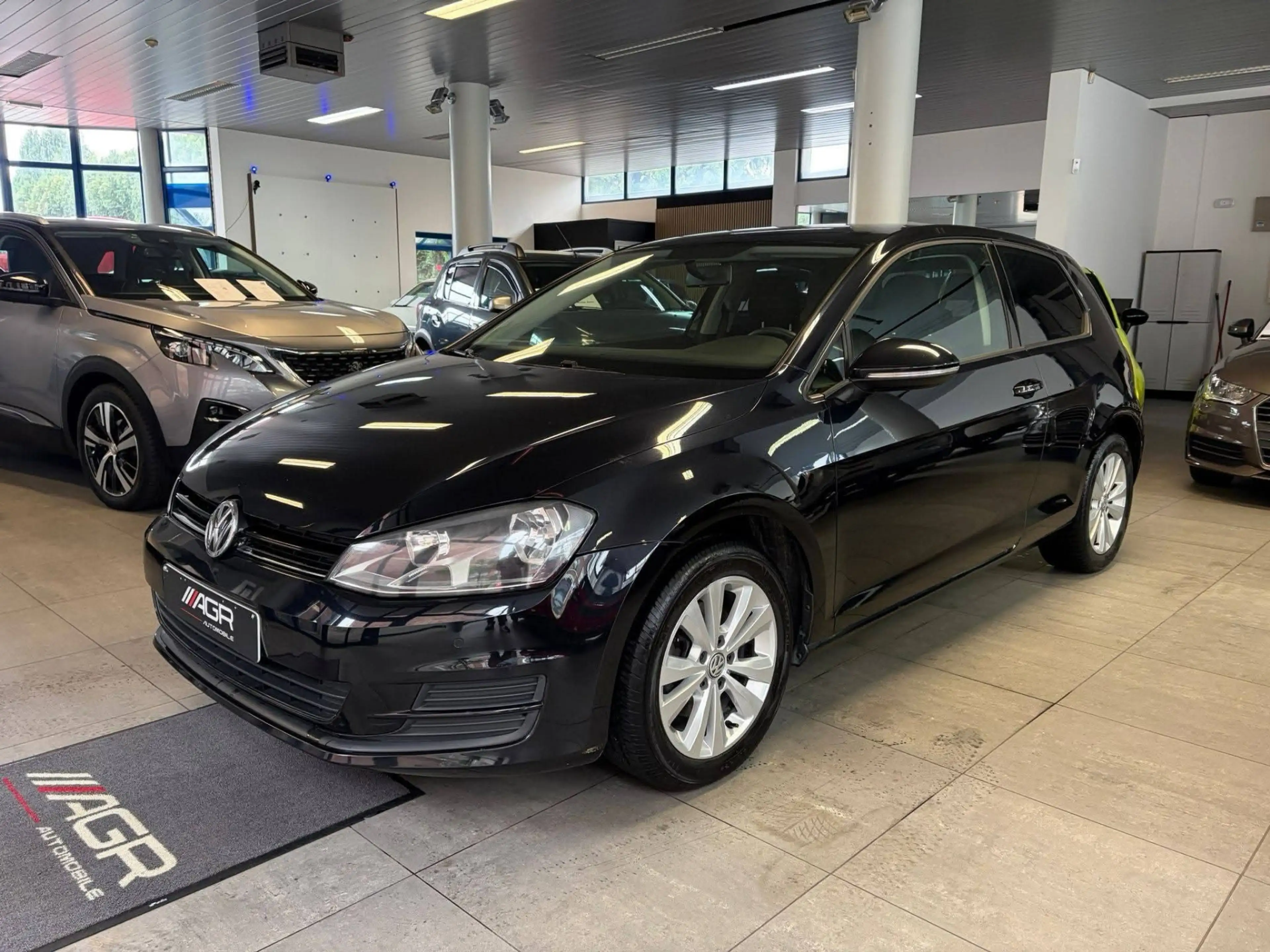 Volkswagen Golf GARANTIE 1 AN ET DISPONIBLE DIRECTEMENT
