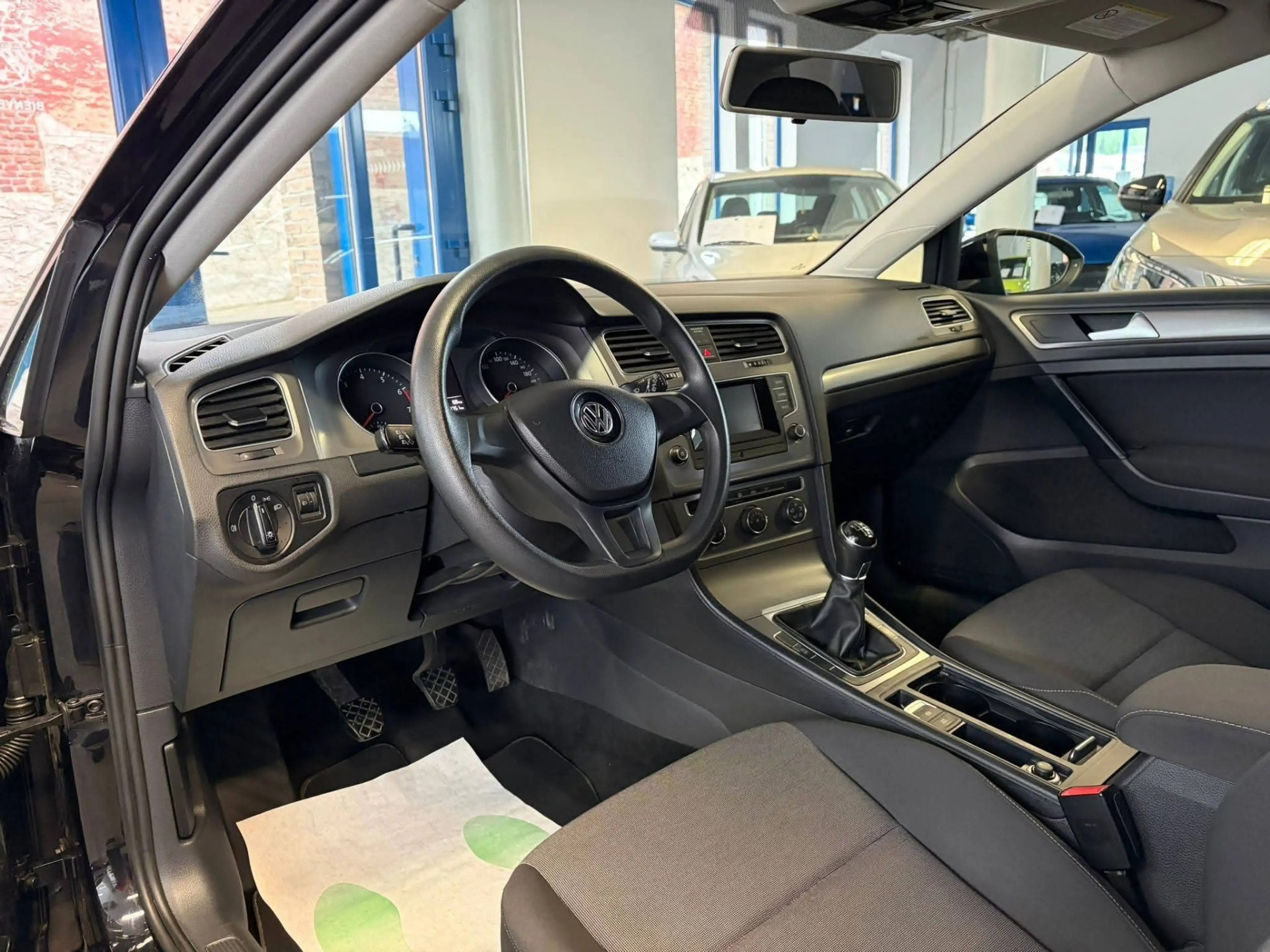 Volkswagen Golf GARANTIE 1 AN ET DISPONIBLE DIRECTEMENT — photo 6