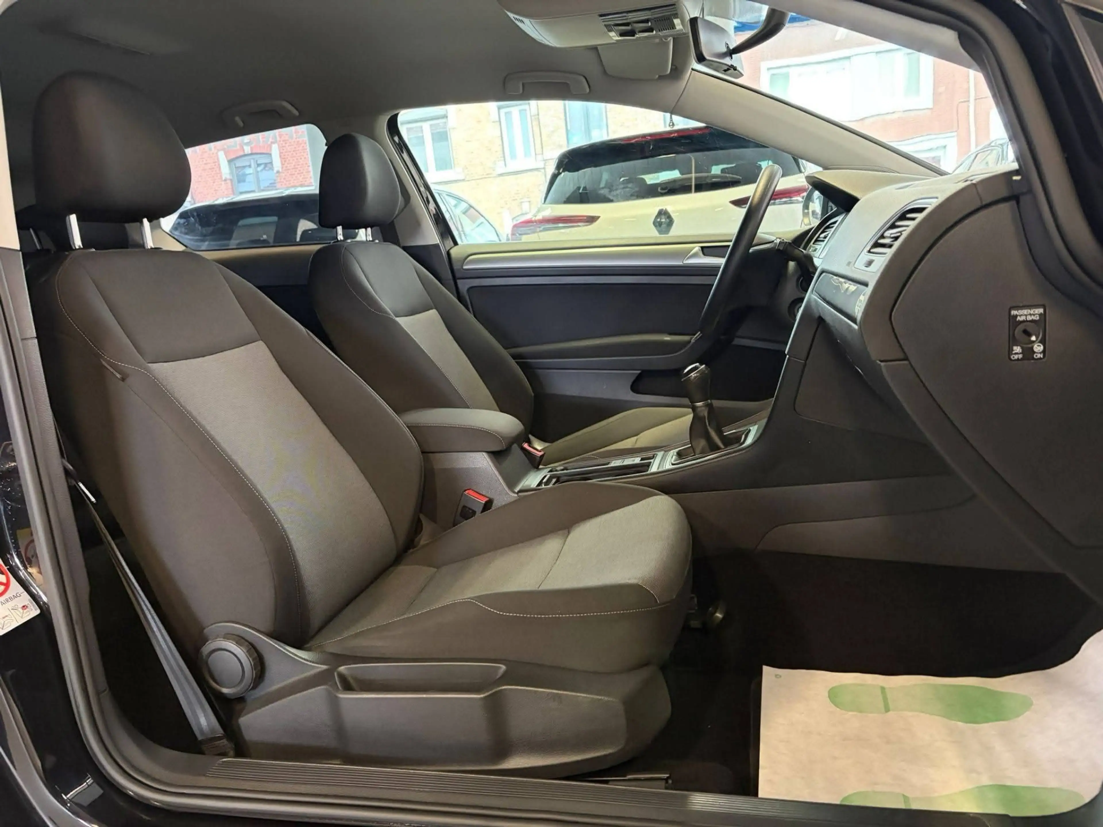 Volkswagen Golf GARANTIE 1 AN ET DISPONIBLE DIRECTEMENT — photo 9