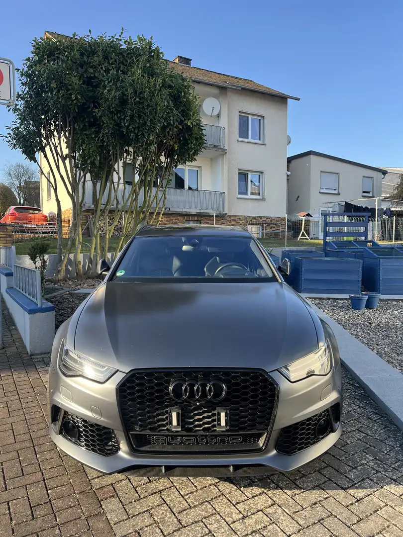 Audi RS6 4.0 TFSI quattro performance Šedá - 2