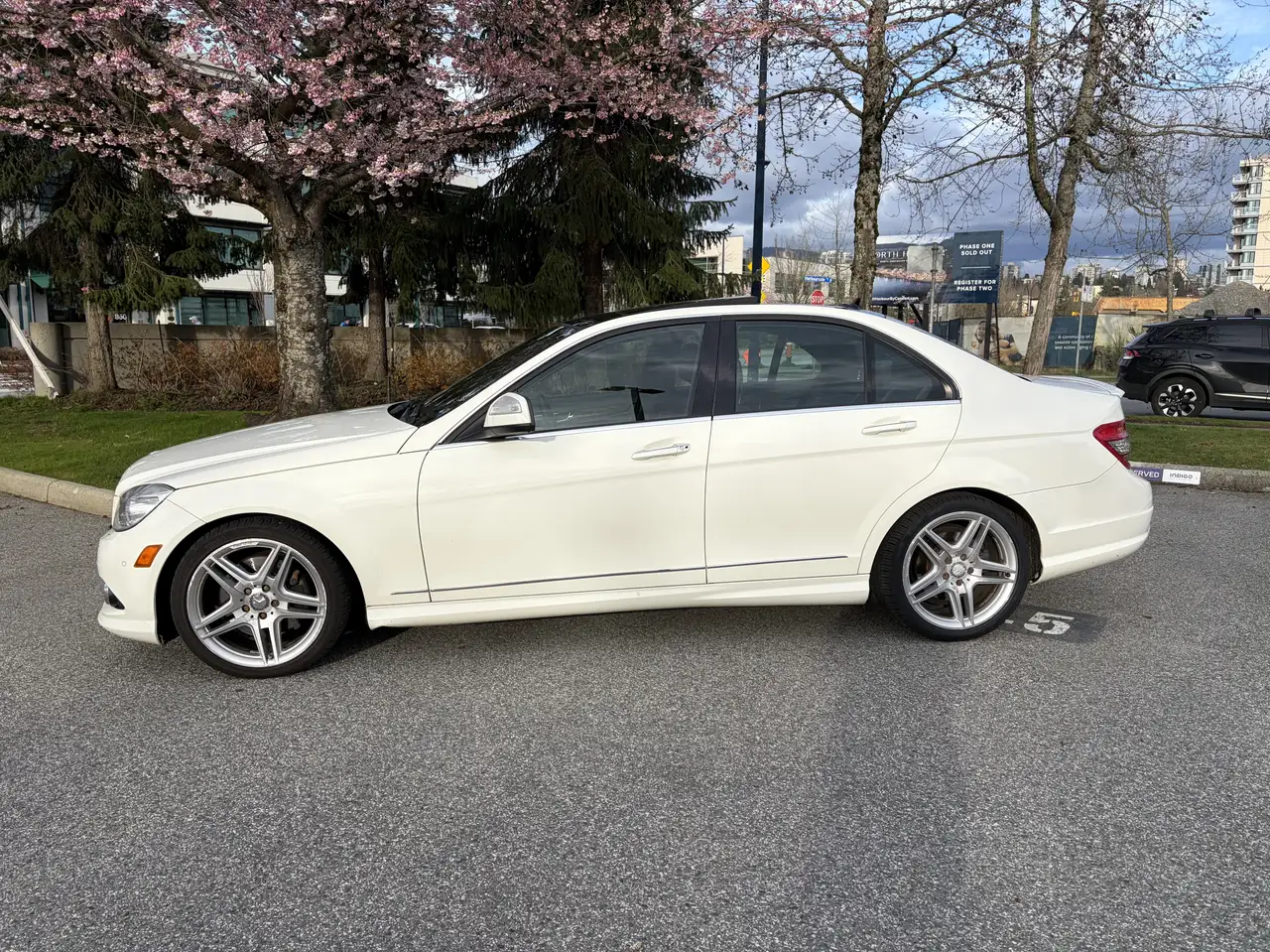 Mercedes-Benz C-Class снимка Mercedes-Benz C-Class
