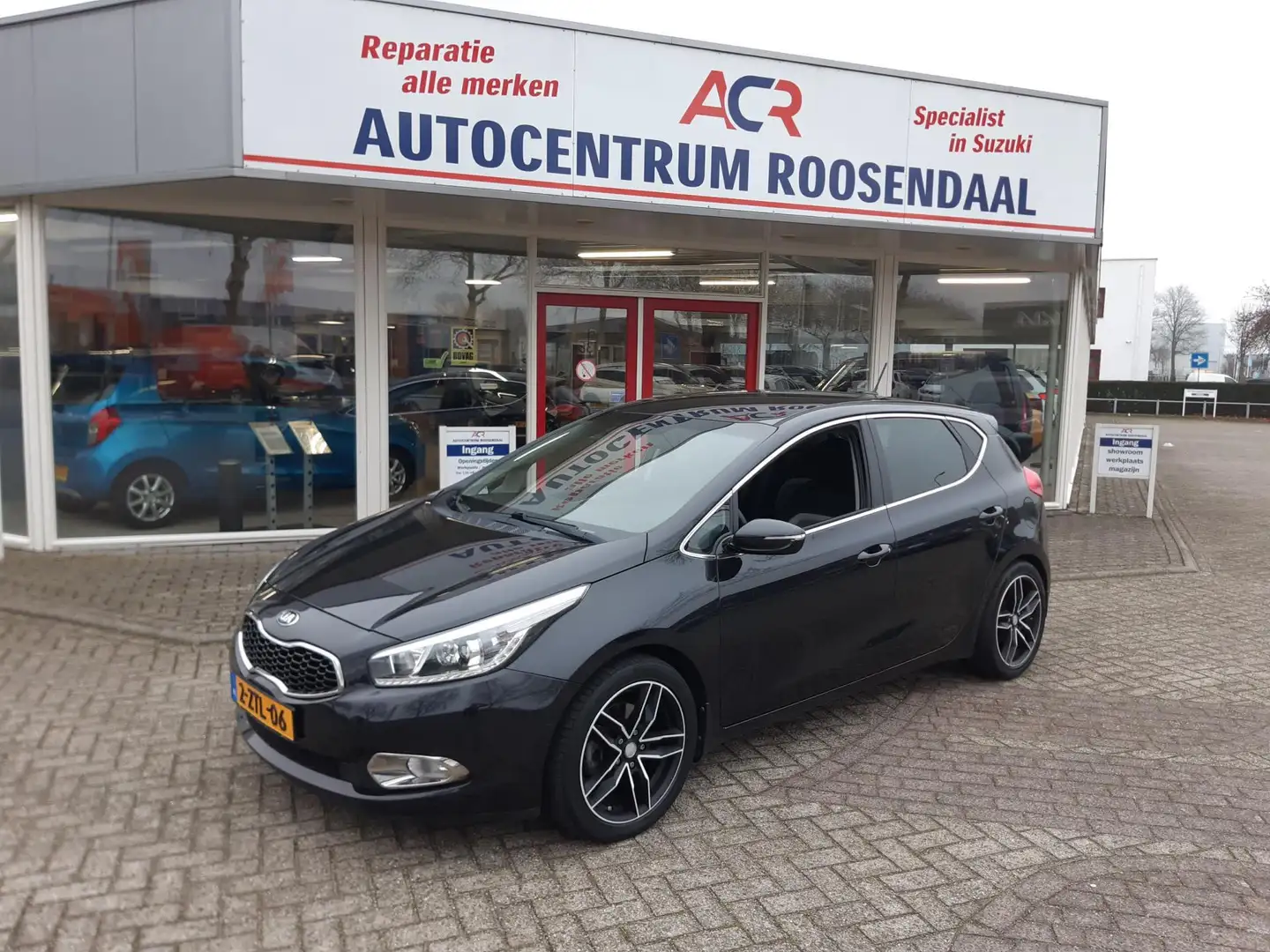 Kia Ceed / cee'd 1.6 GDI DYNAMICS Noir - 1