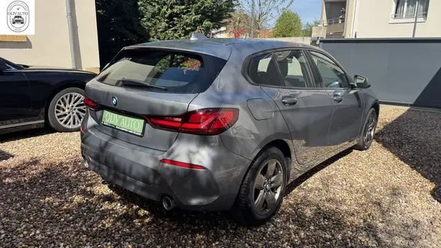 BMW 1 Series view 2