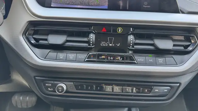 BMW 1 Series view 15