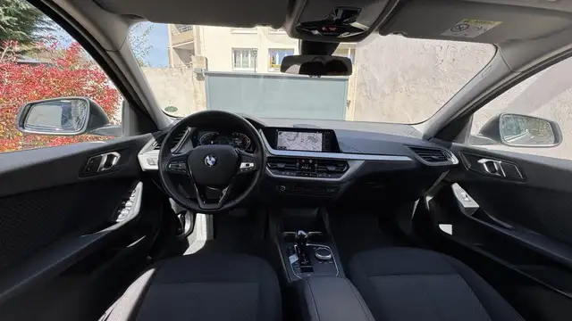 BMW 1 Series view 11