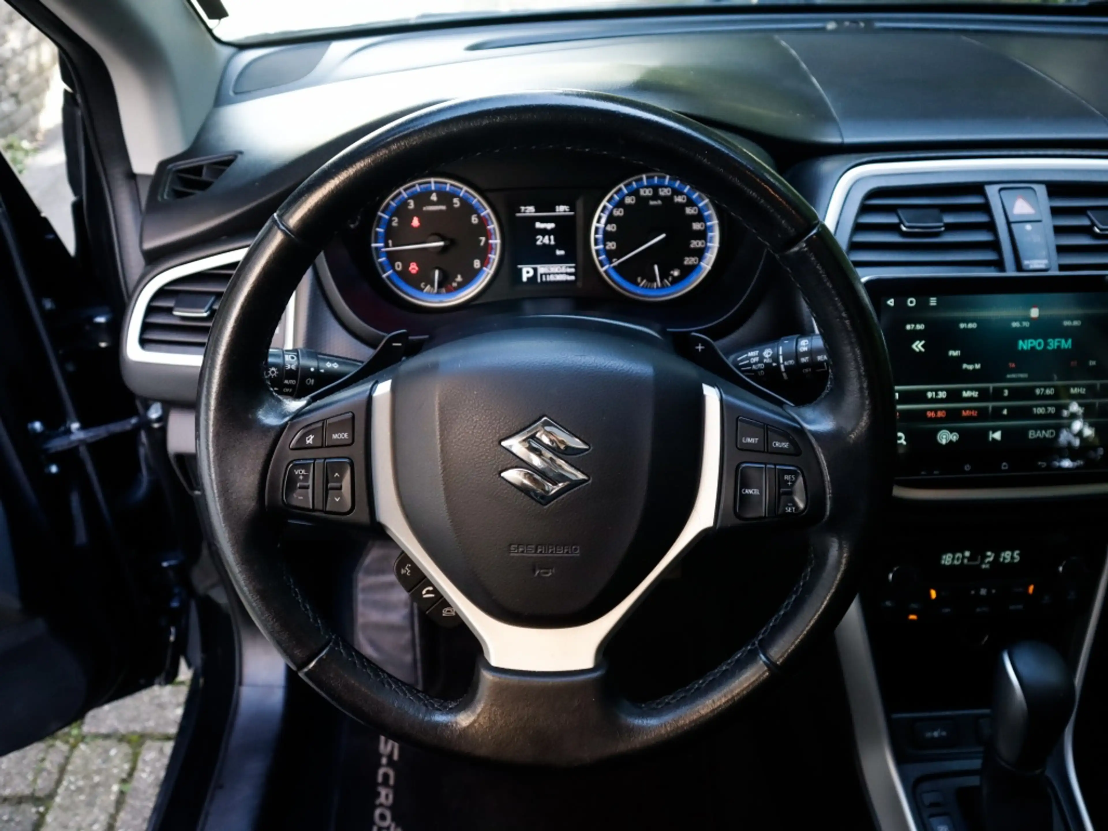 Suzuki S-Cross 1.6 High Executive — photo 6