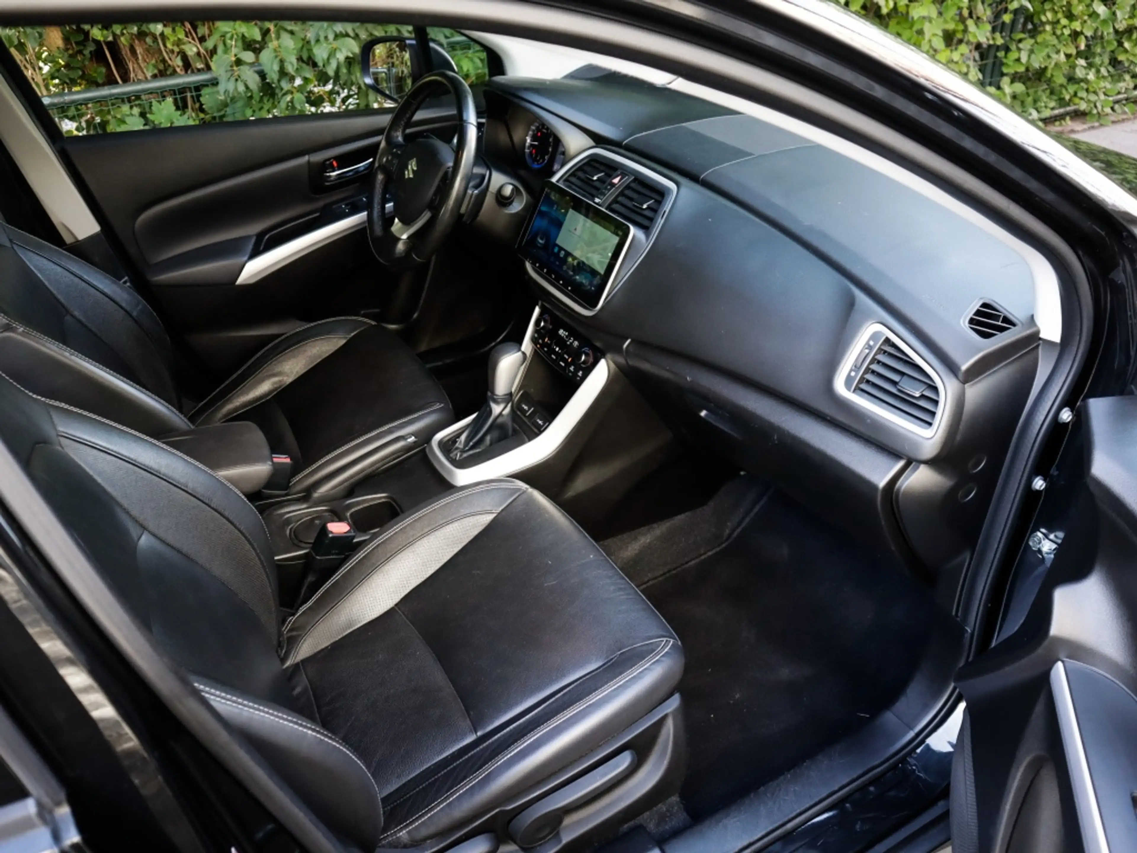 Suzuki S-Cross 1.6 High Executive — photo 25