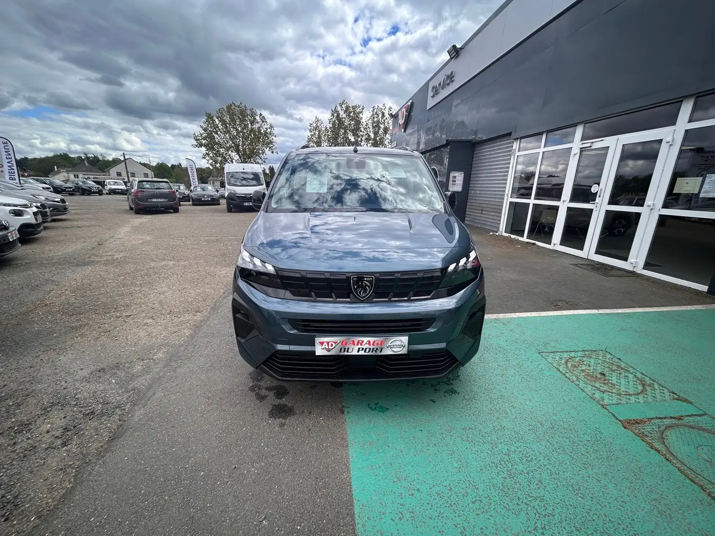 Peugeot Rifter TAILLE M - 1.5 BLUEHDI 130CH S\u0026S ALLURE EAT8  - 2