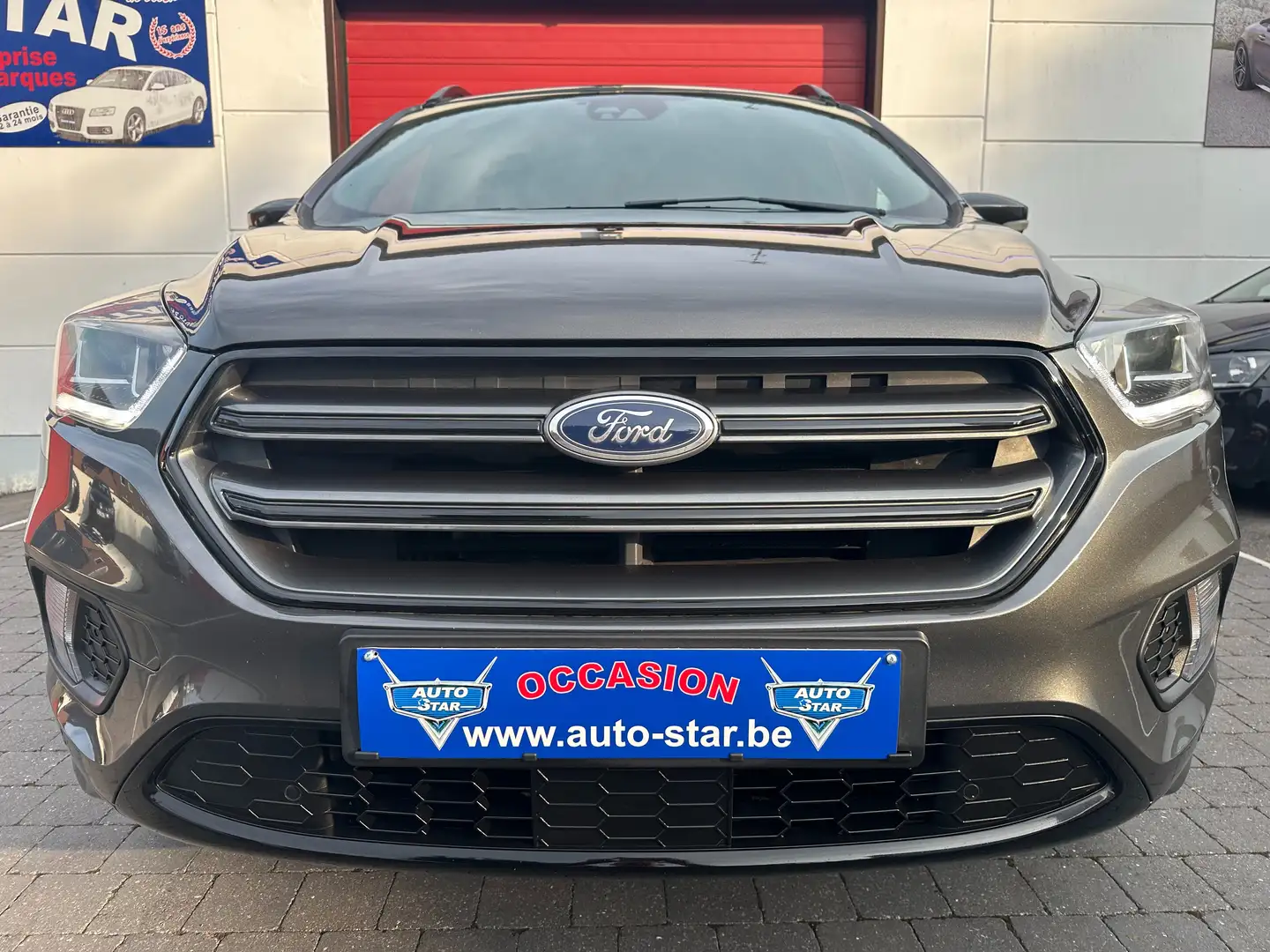 Ford Kuga 1.5 TDCi ECO ST Line TOIT OUV+PANO (EU6.C) FULL Grijs - 2