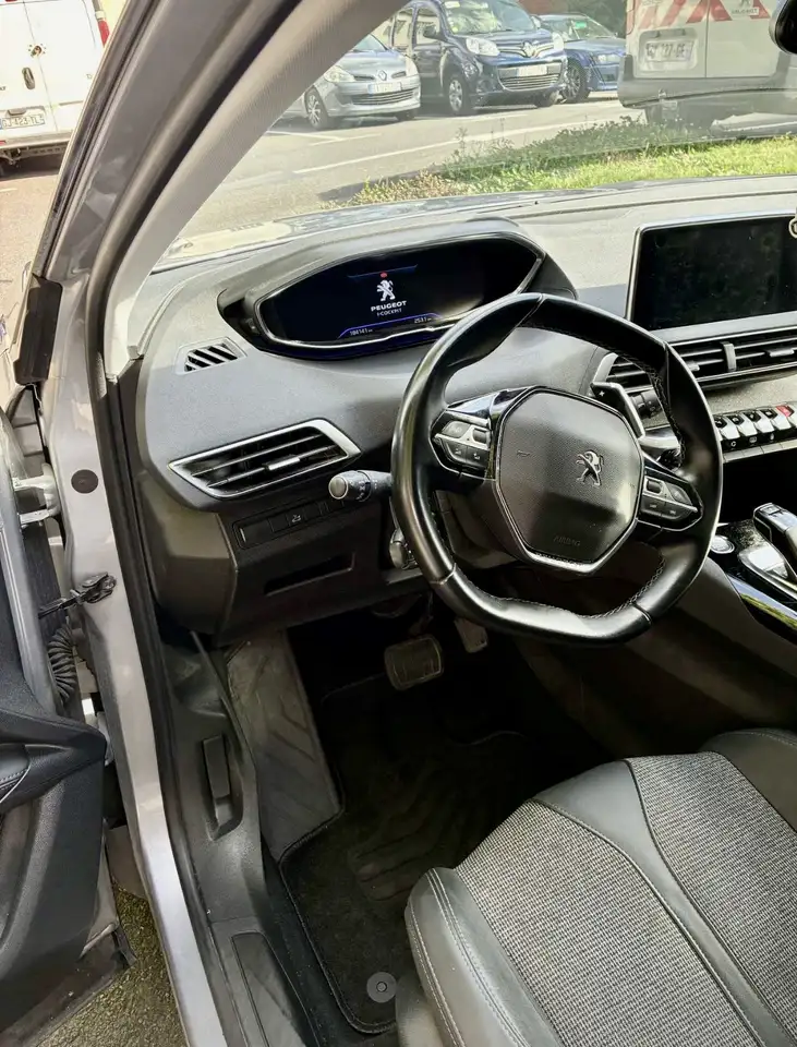 Peugeot 5008 BlueHDi 130ch S\u0026S EAT8 Allure Busin
