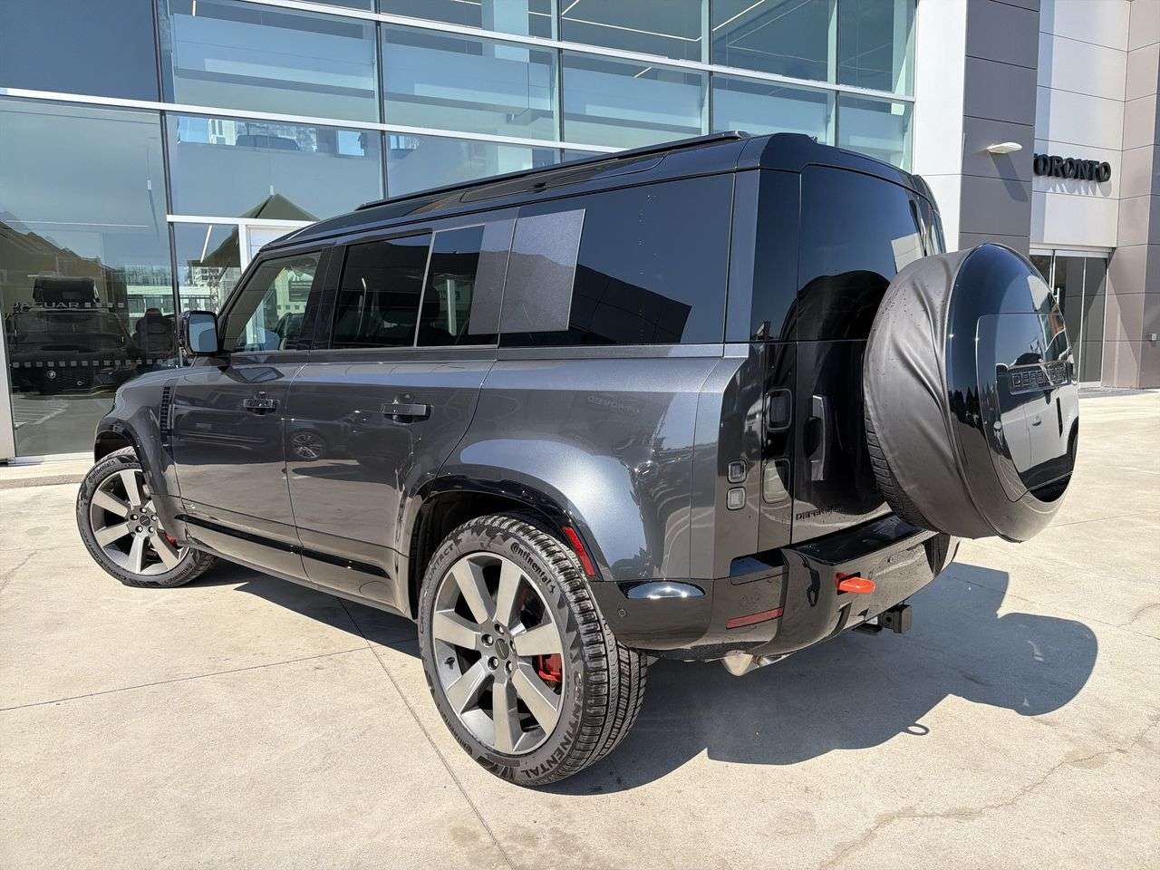 2026 Land Rover Defender 110 P400 X thumb 6