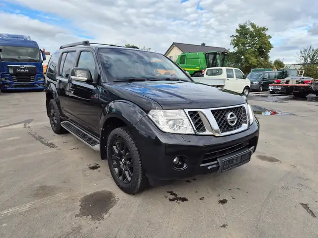 Nissan Pathfinder Pathfinder 2.5 dCi 4x4 *7Sitze/Leder/Temp/AHK