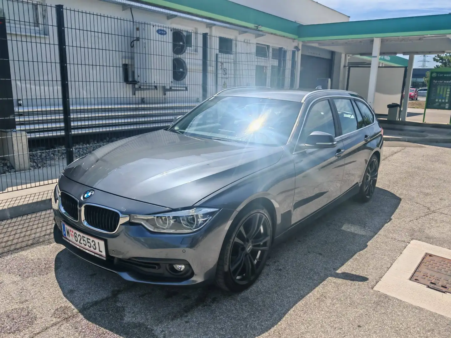 BMW 316 316d Touring Advantage Aut. Advantage Grau - 1