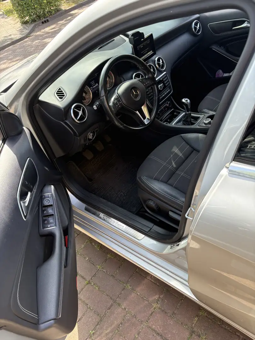 Mercedes-Benz A 180 benzine Grijs - 1