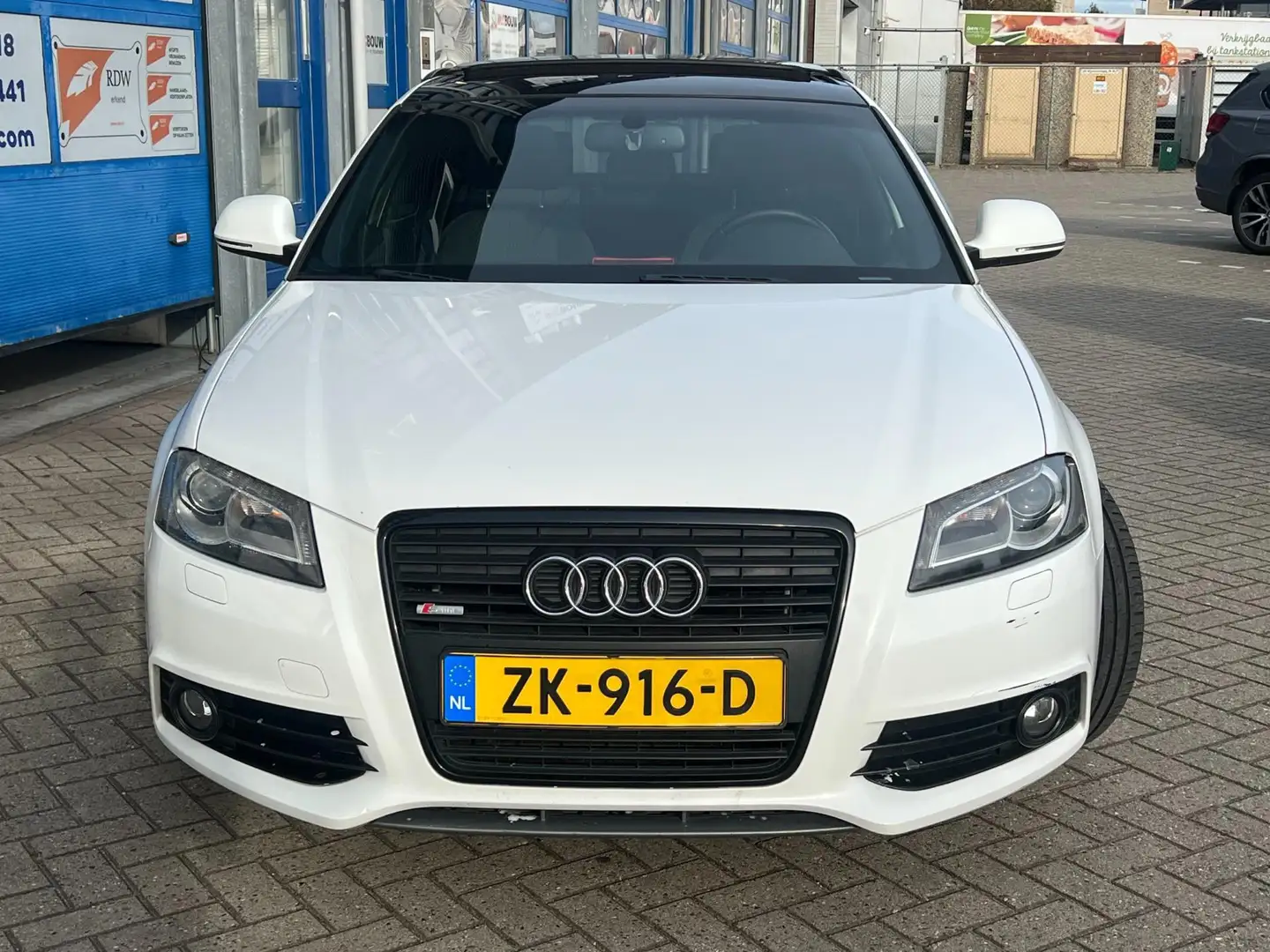 Audi A3 Sportback 1.4 TFSI 92KW S-tronic PANO Blanc - 1