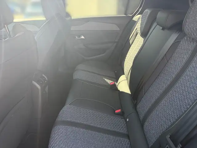 Peugeot 308 view 12