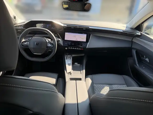 Peugeot 308 view 8