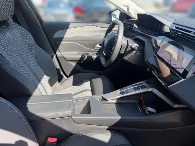 Peugeot 308 view 7