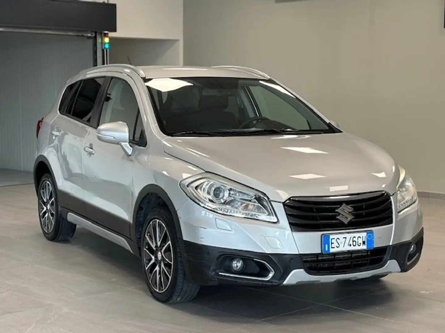 Suzuki SX4 S-Cross AllGrip Plateado - 1