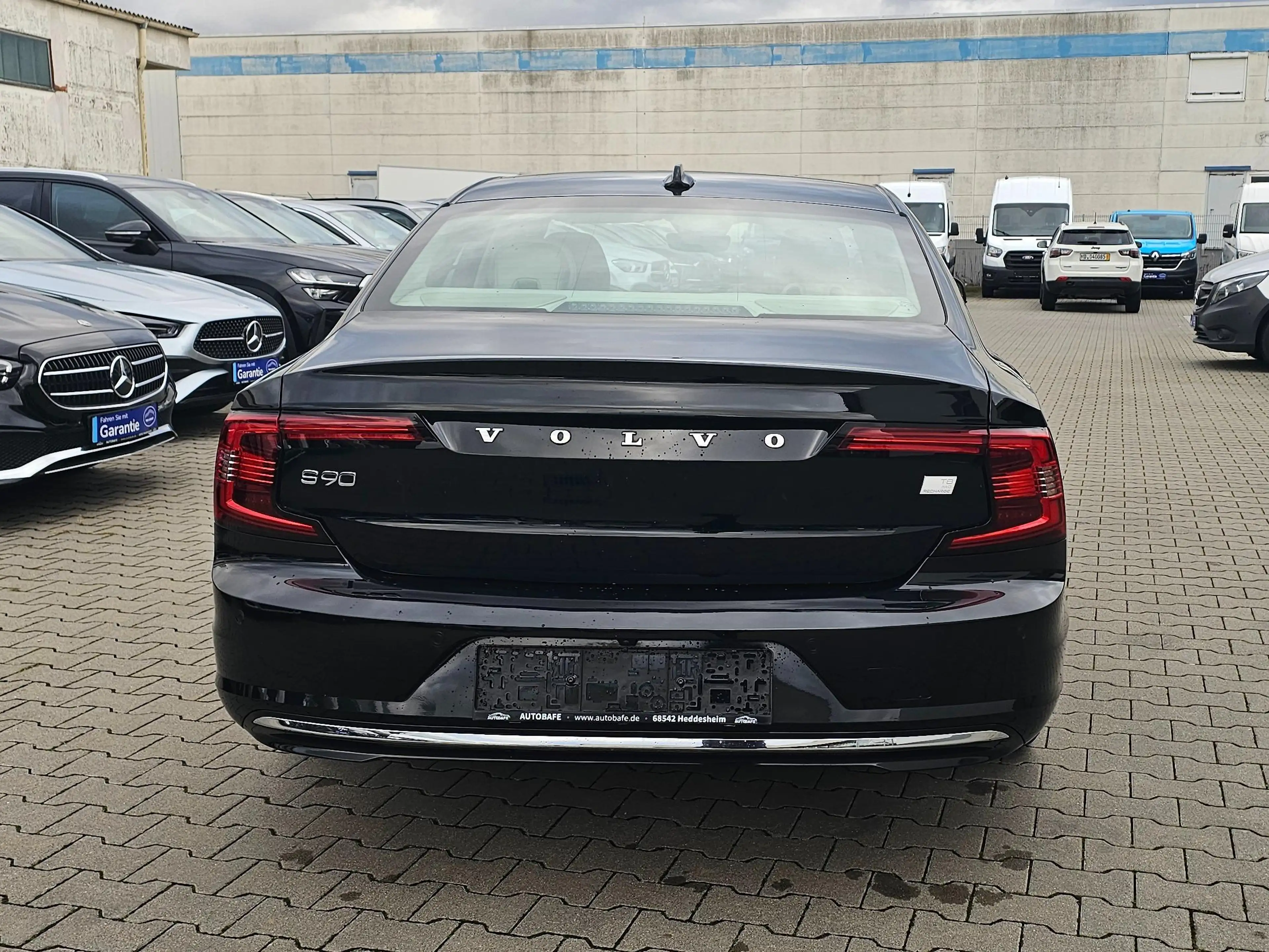 Volvo S90 Plus Bright Recharge Plug-In Hybrid AWD — photo 5