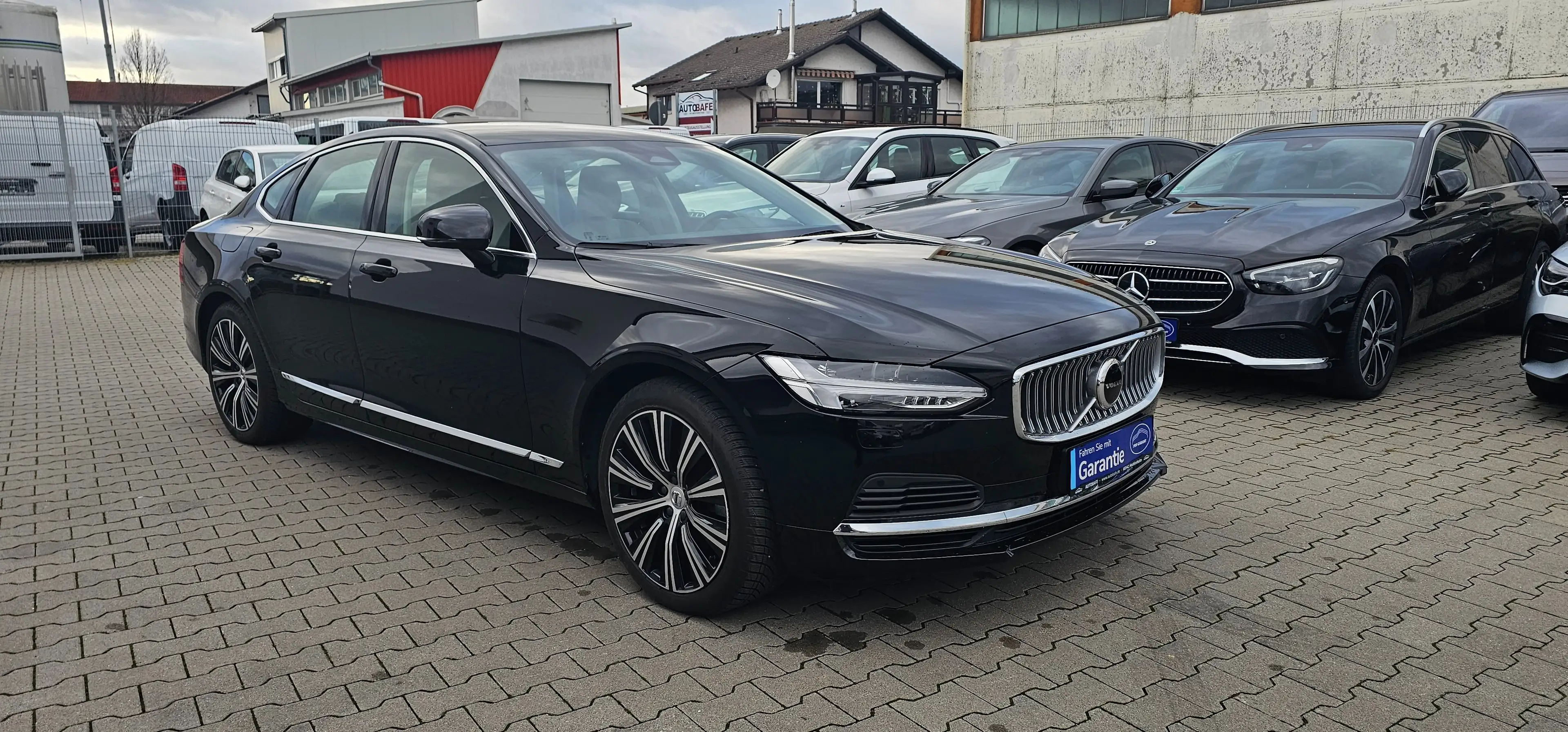 Volvo S90 Plus Bright Recharge Plug-In Hybrid AWD — photo 2