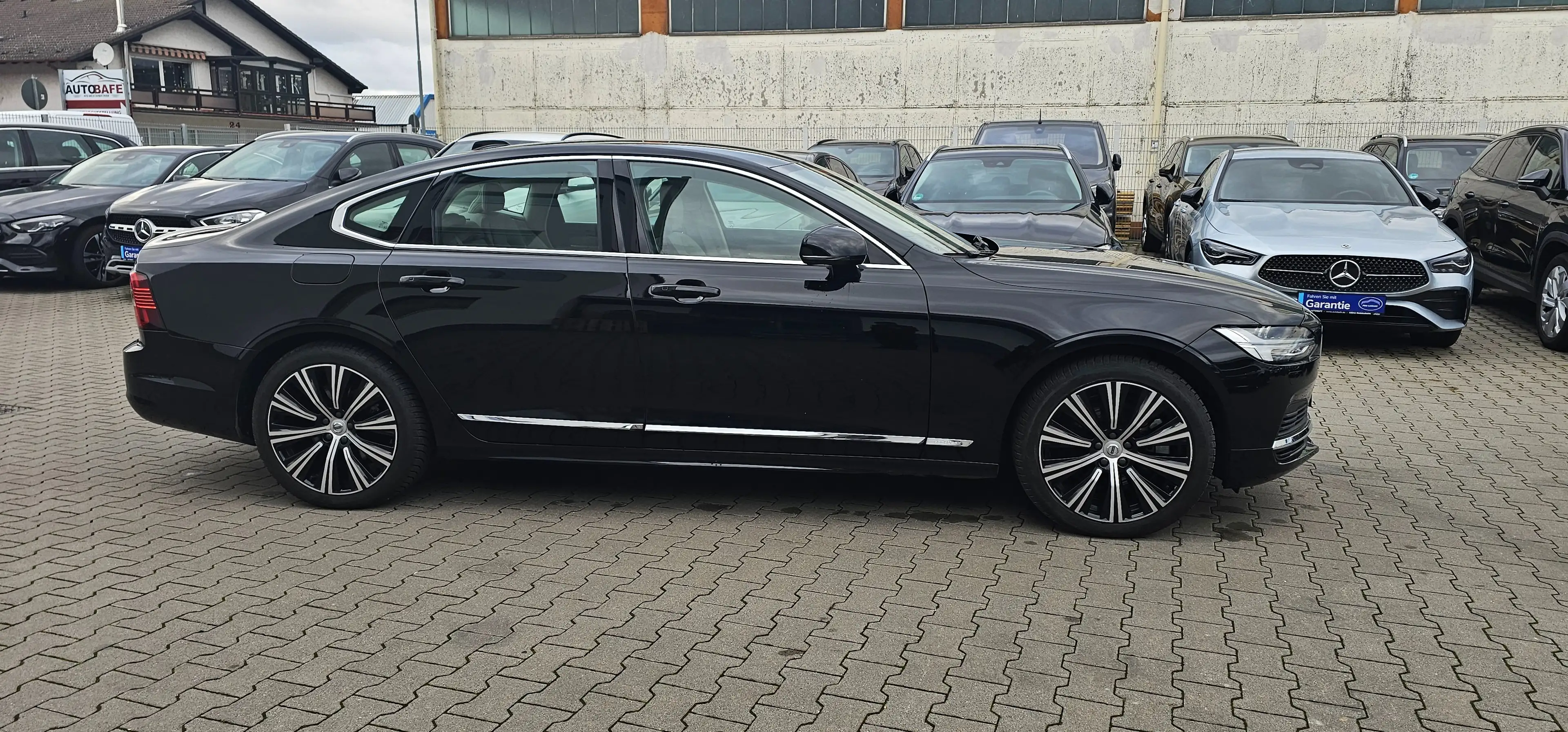 Volvo S90 Plus Bright Recharge Plug-In Hybrid AWD — photo 3