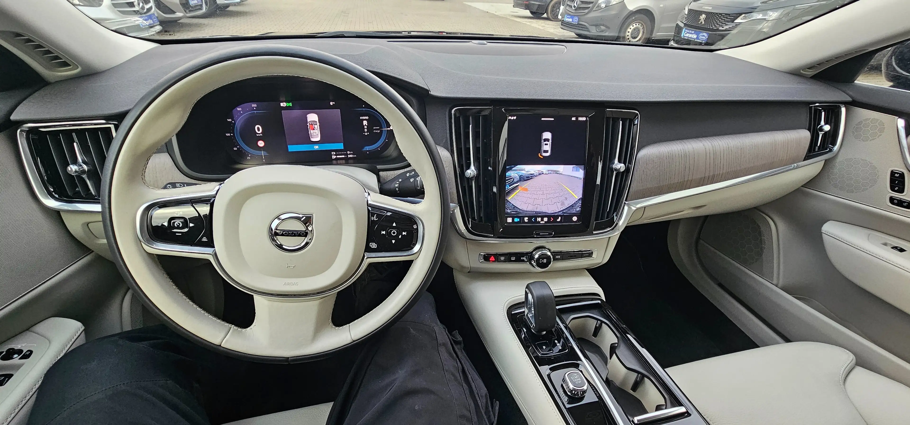 Volvo S90 Plus Bright Recharge Plug-In Hybrid AWD — photo 9