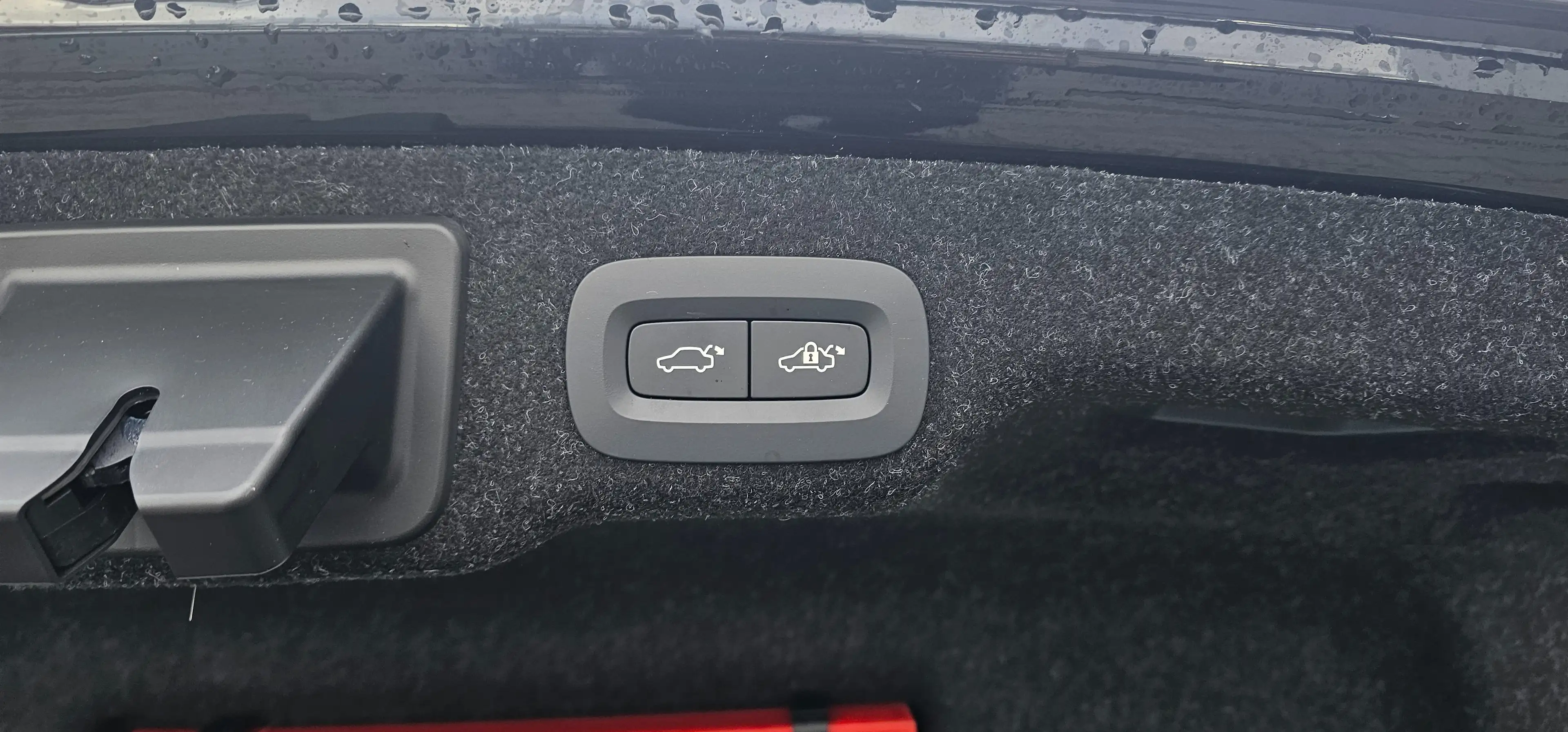 Volvo S90 Plus Bright Recharge Plug-In Hybrid AWD — photo 14
