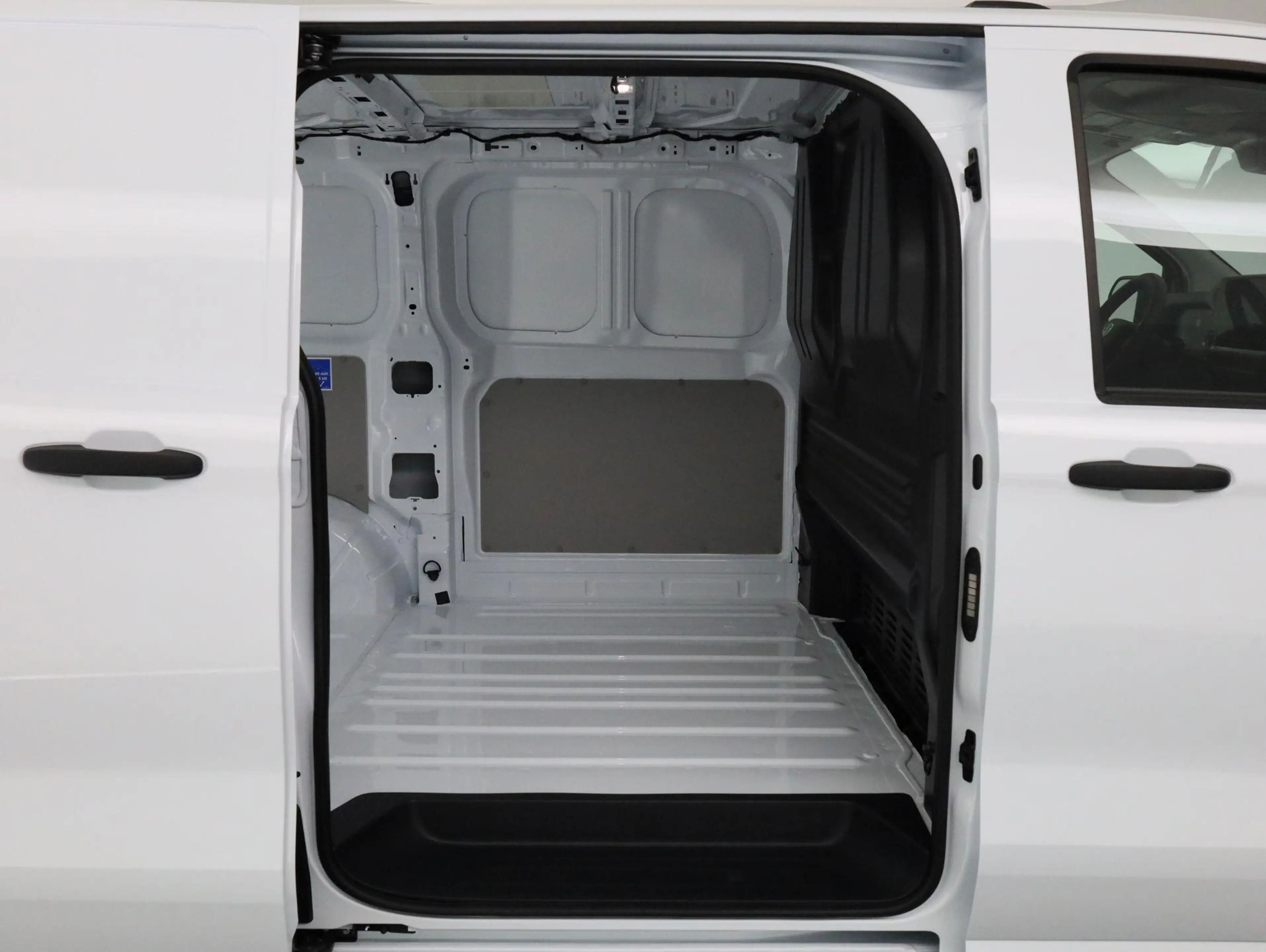 Volkswagen Transporter e-Transporter 136 pk L1 | Trekhaak | Alarm | All s — photo 15