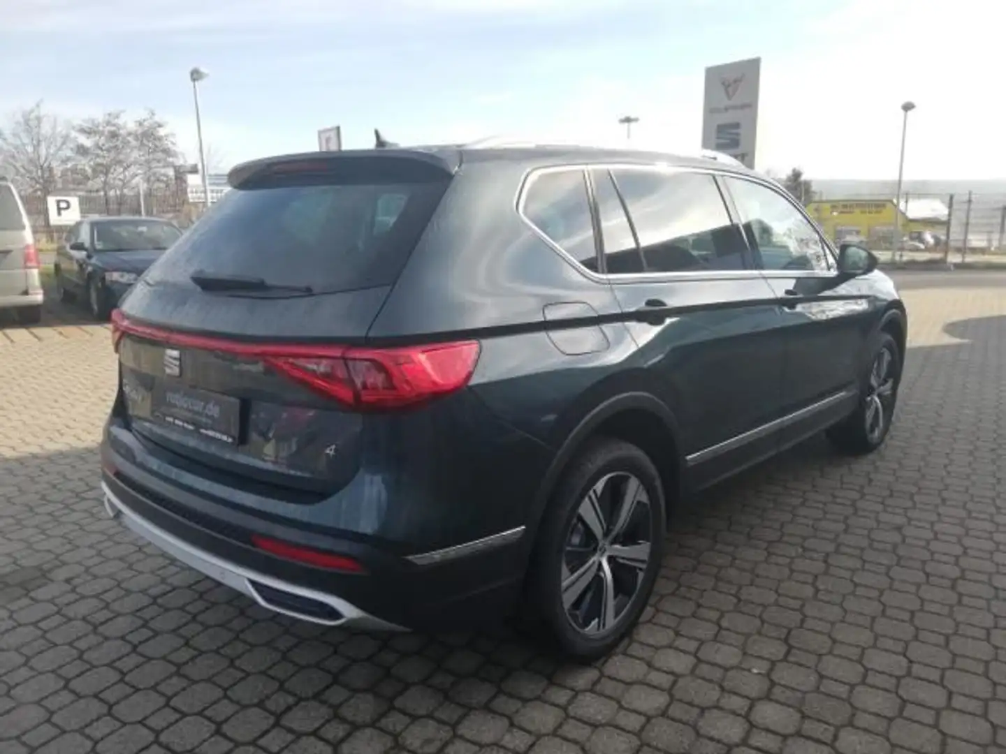 SEAT Tarraco TARRACO XPERIENCE 2.0 TSI DSG 4DRIVE STANDH. AHK Grün - 2