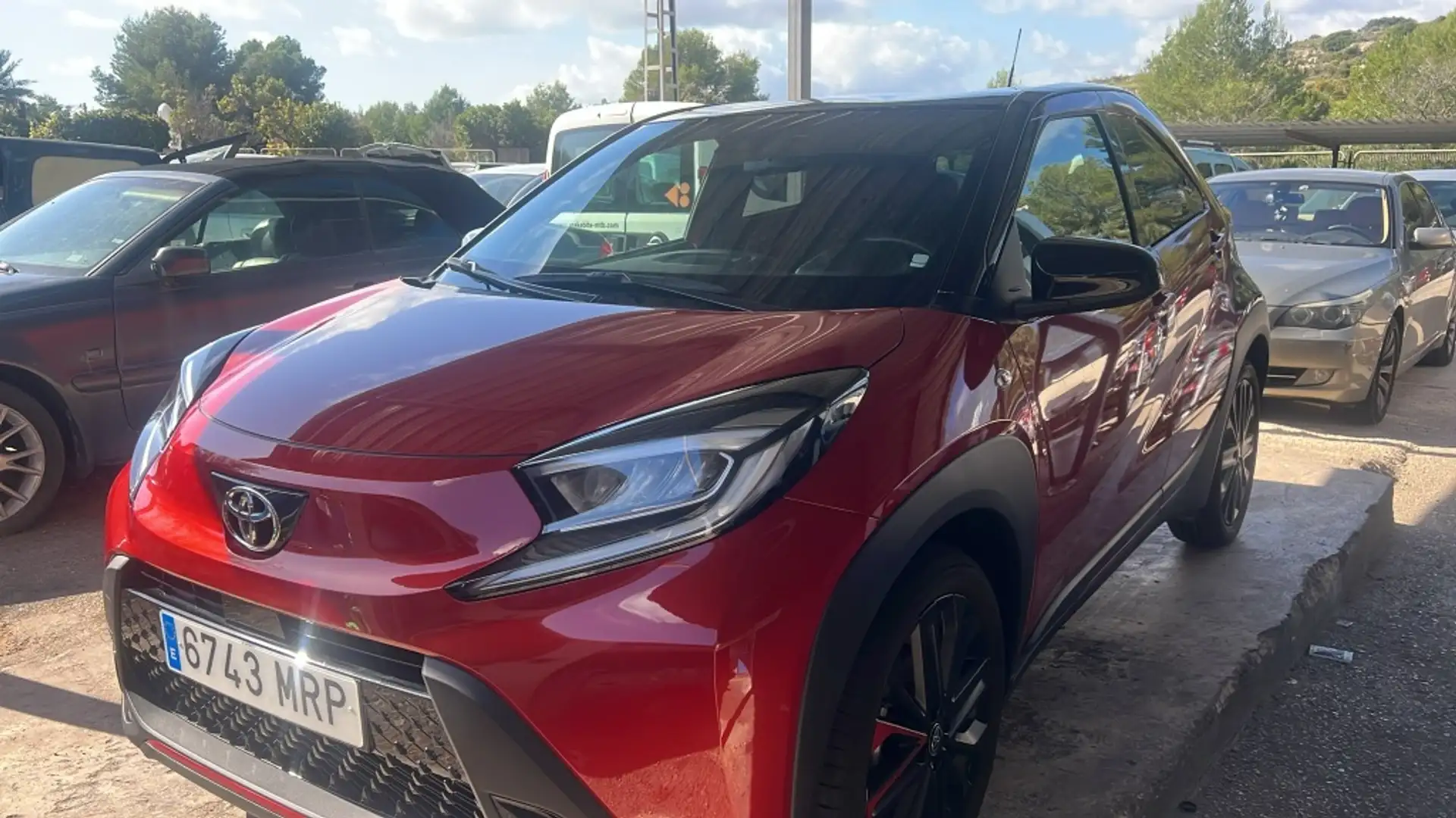 Toyota Aygo X Like e-CVT Burdeos - 1