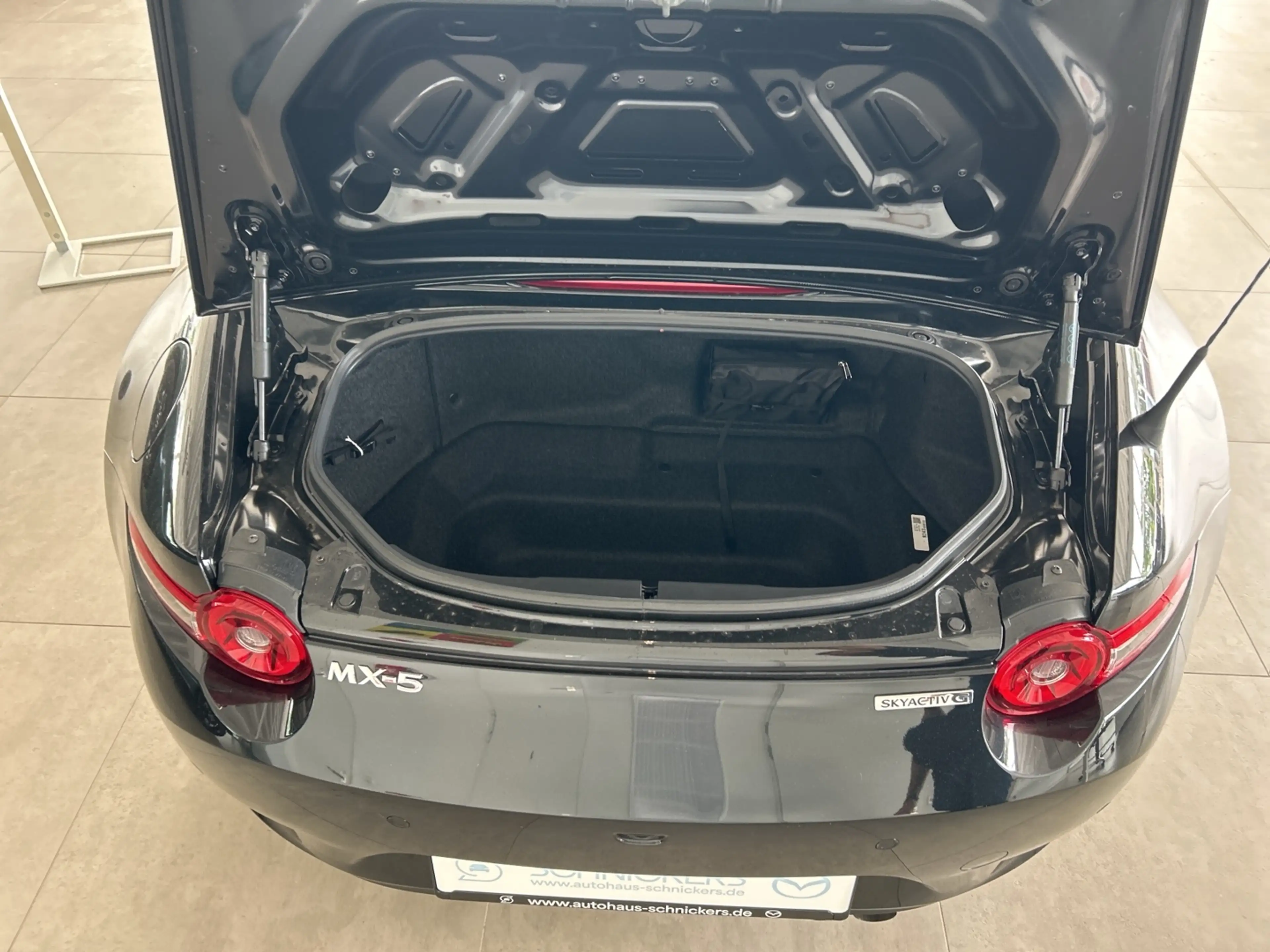 Mazda MX-5 HOMURA+RECARO+MATRIX+BOSE+CARPLAY+KAMERA!! — photo 8