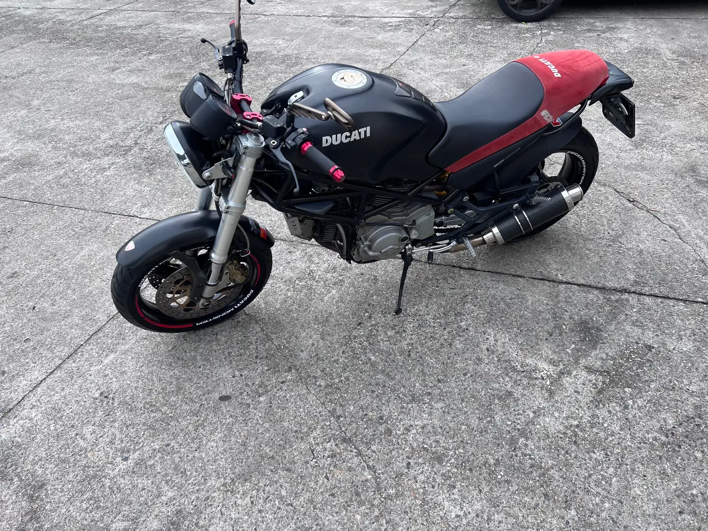 Ducati Monster 600 dark Zwart - 2