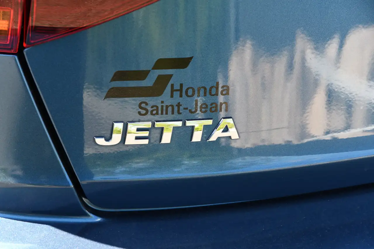 Volkswagen Jetta снимка Volkswagen Jetta