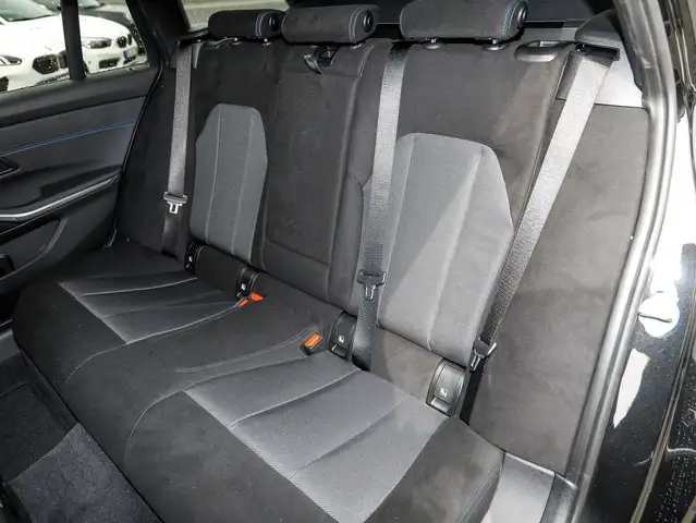 BMW 3 Series view 7