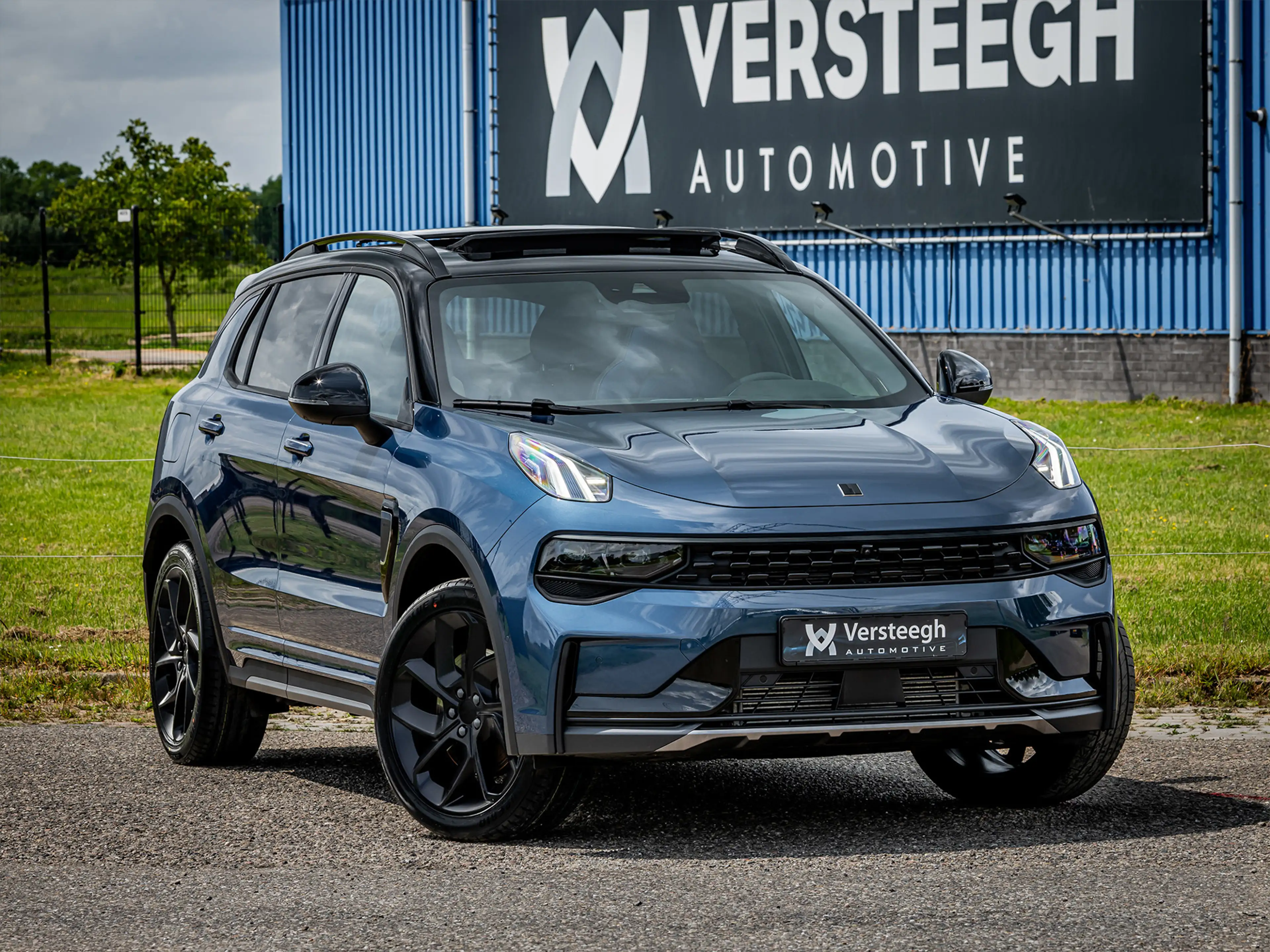 Lynk & Co 01 1.5 Plug-In Hybrid 262pk BLACKED OUT | 360 Camera — photo 9