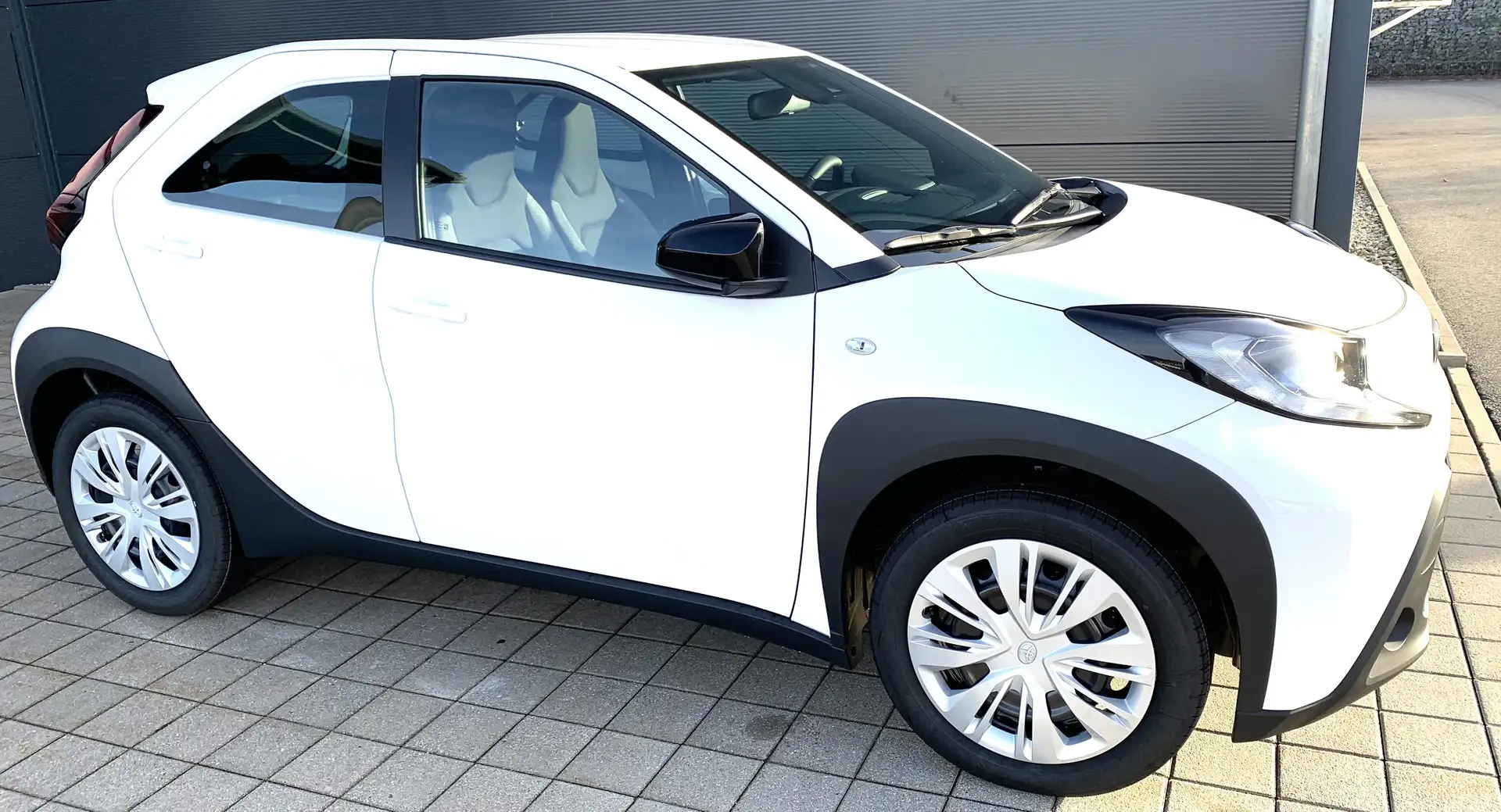 Toyota Aygo Business Edition Blanc - 2