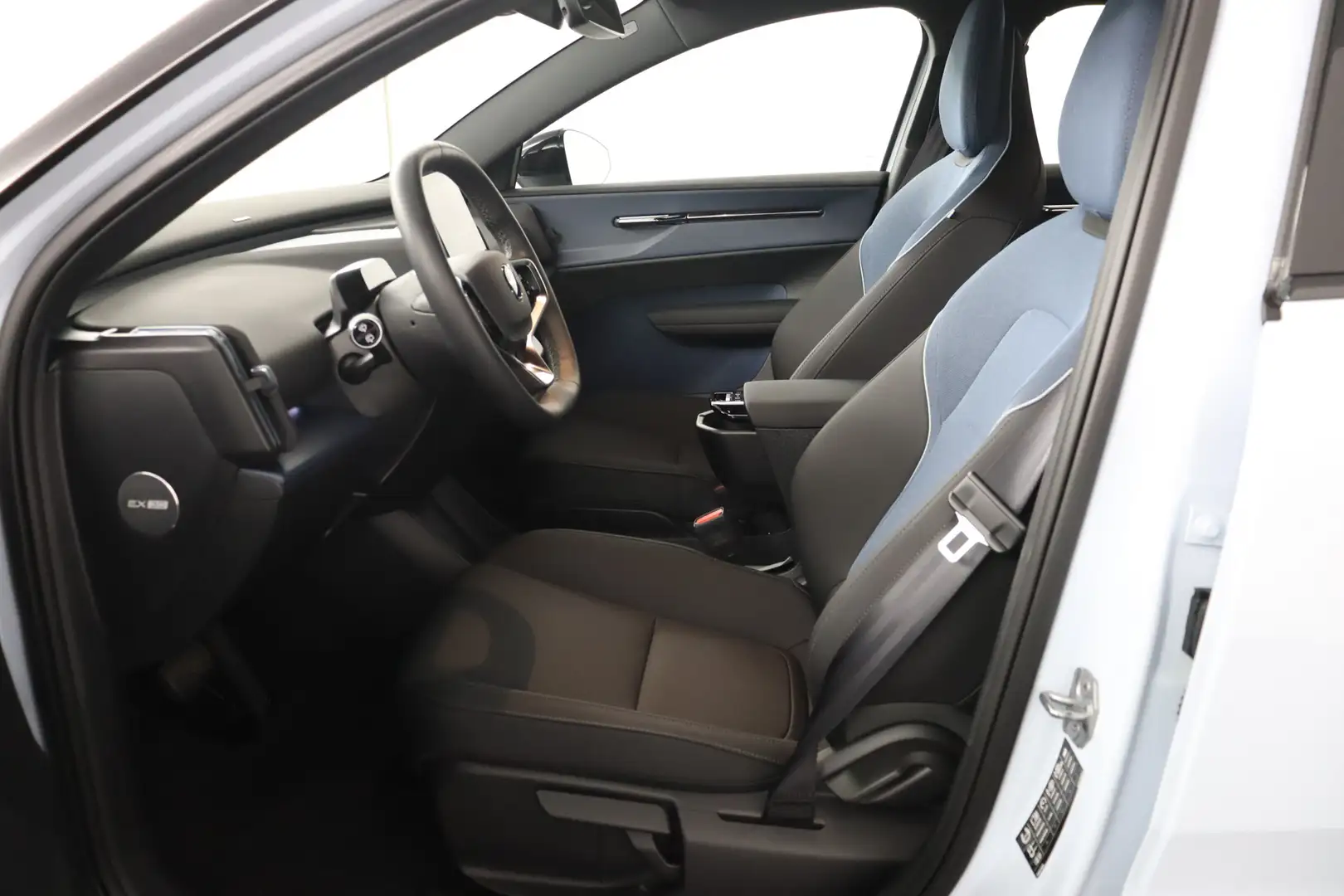 Volvo EX30 Single Motor Extended Range Plus 69 kWh Bleu - 2