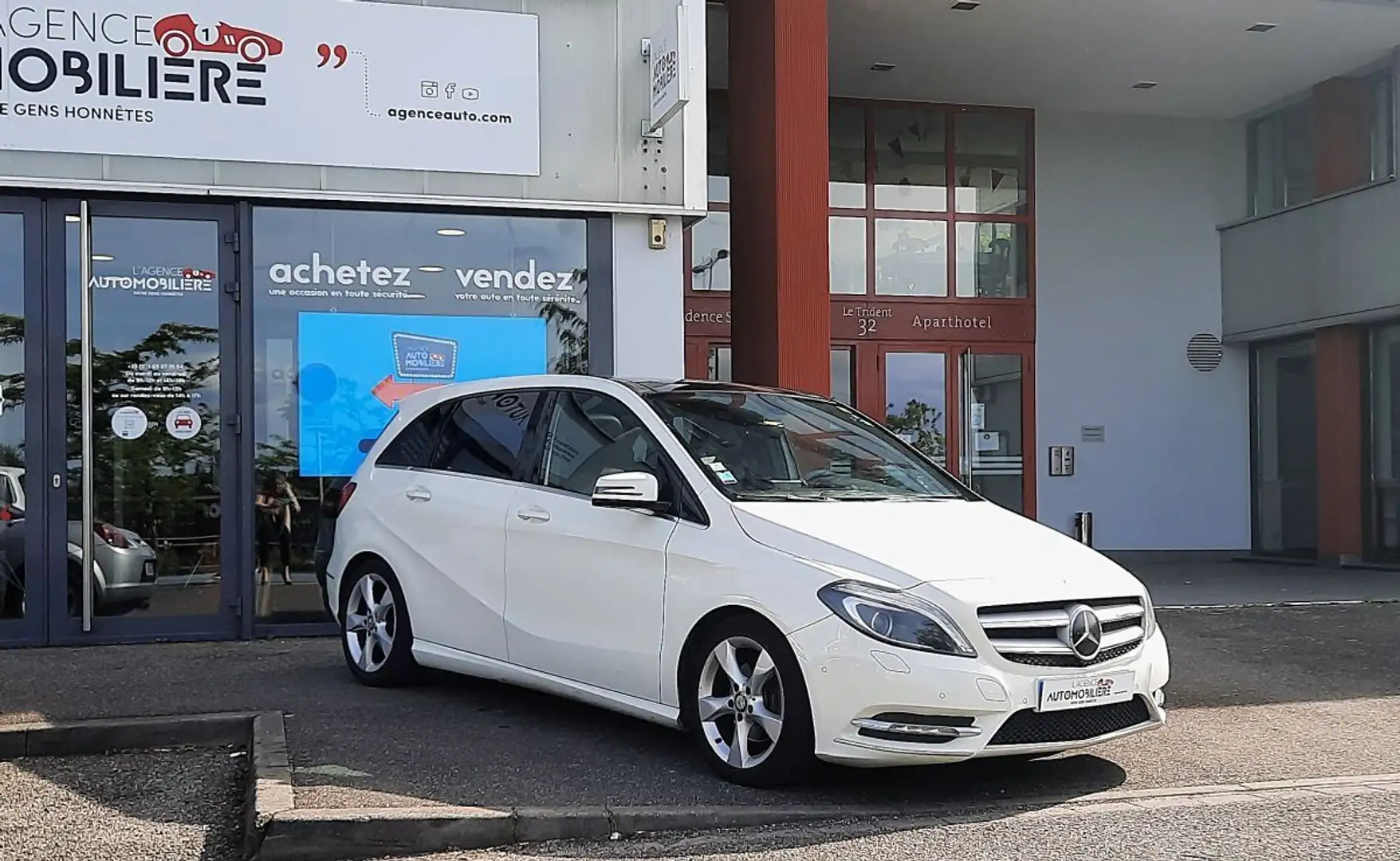 Mercedes-Benz B 180 Mercedes 180 Cdi BlueEfficiency SPORT 110CH Weiß - 1