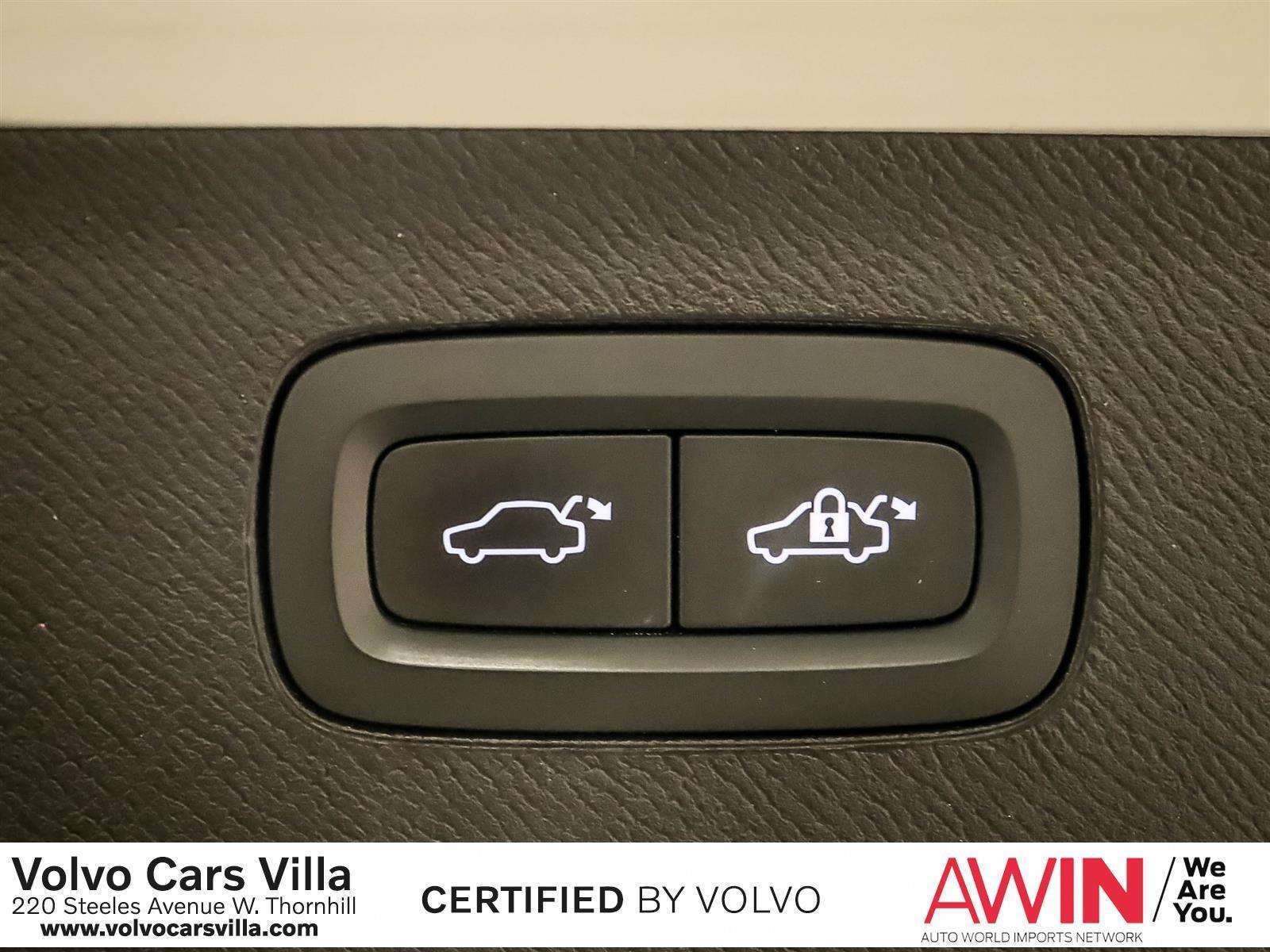 2024 Volvo XC90 B6 AWD Plus Bright Theme 7-Seater thumb 16