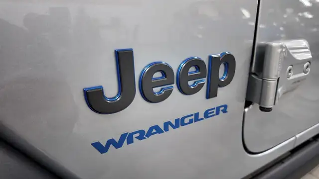 Jeep Wrangler view 14